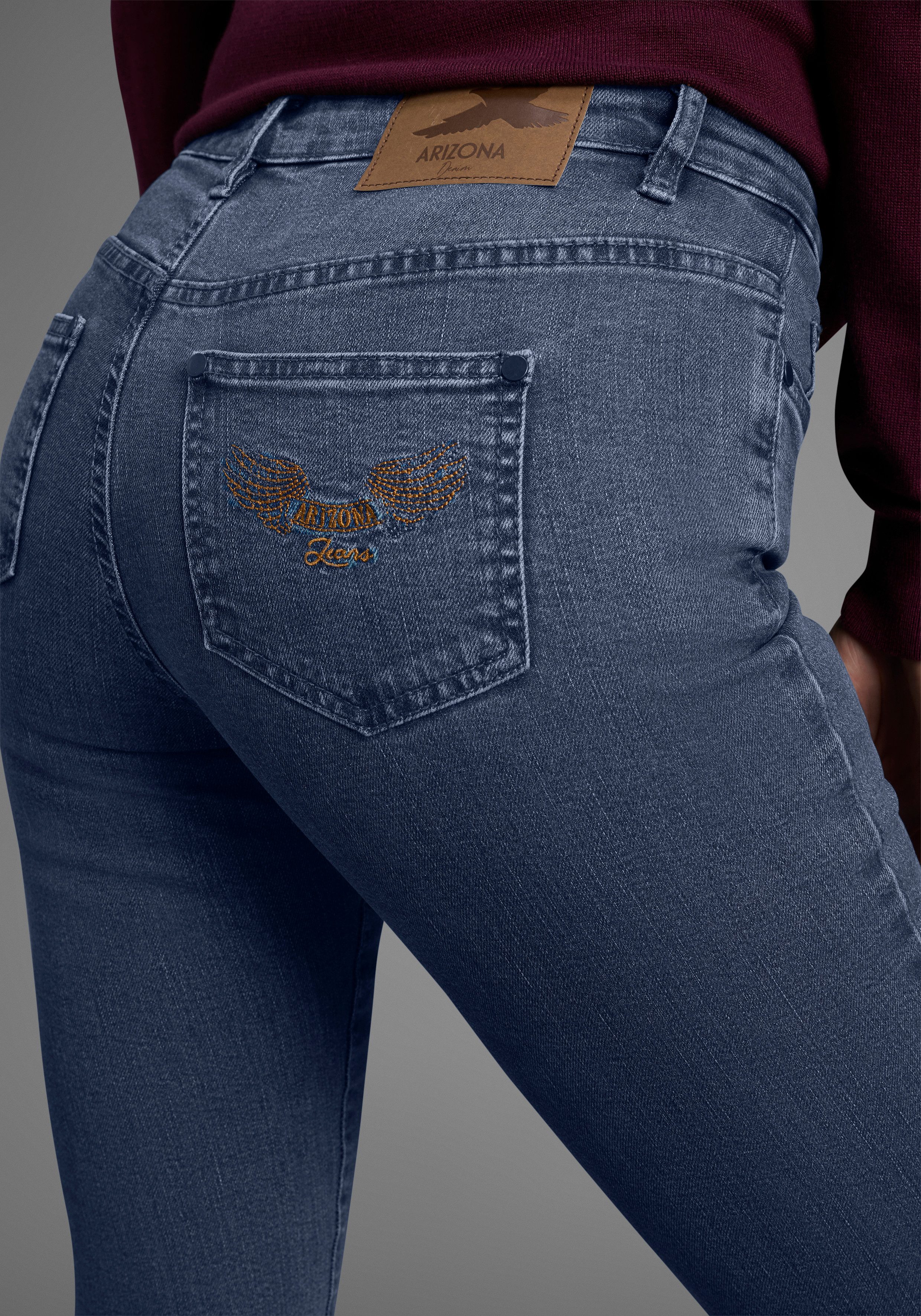 Arizona Bootcut-Jeans Comfort-Fit ausgestellte Beinform, mit Eingrifftaschen, High-Waist