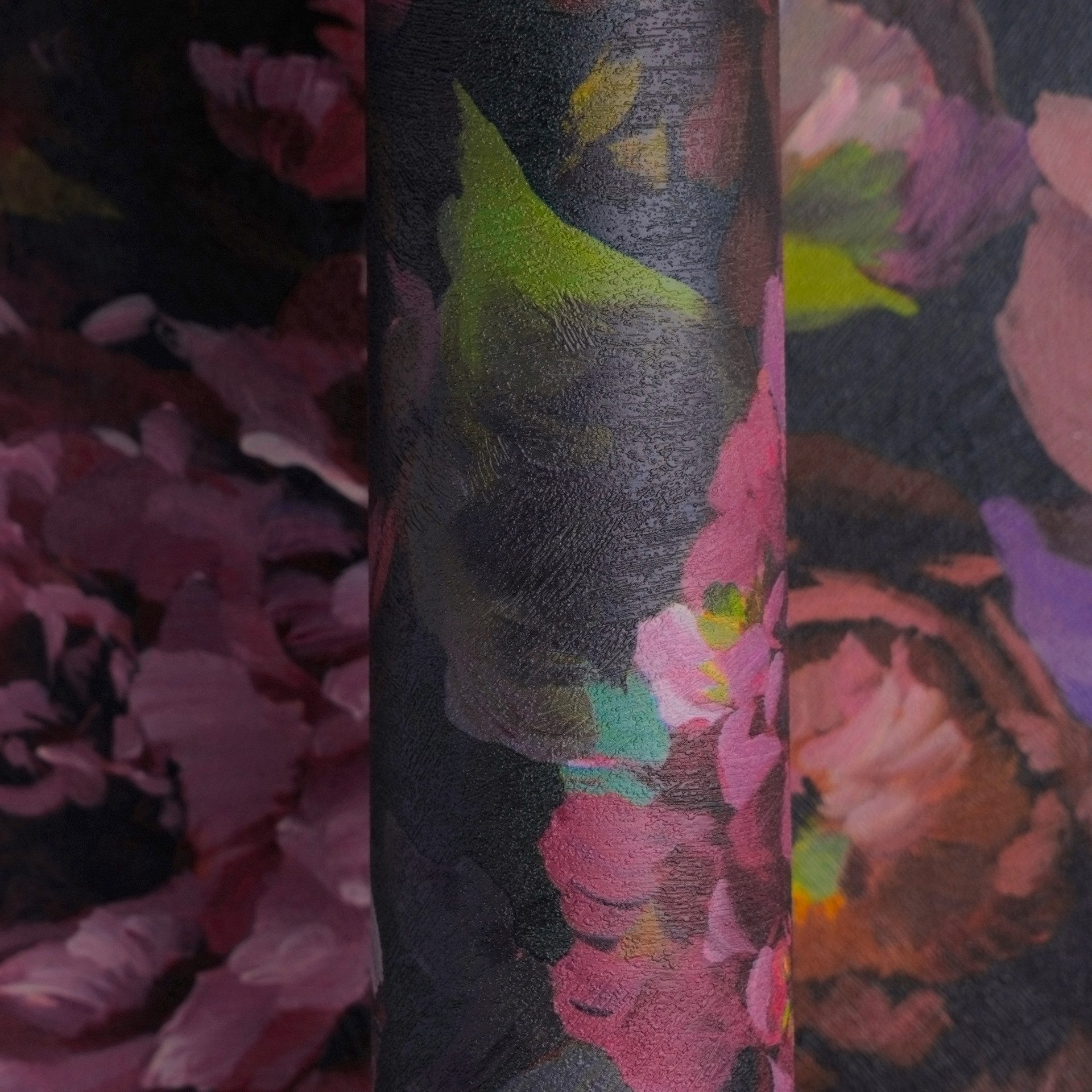 A.S. Création Vliestapete Trend Spectrum Peony – Opulente Pfingstrosen Vliestapete, strukturiert, floral, leicht glänzend, geblümt, (1 St), Opulente Pfingstrosen mit lebendiger Farbwirkung und Struktur