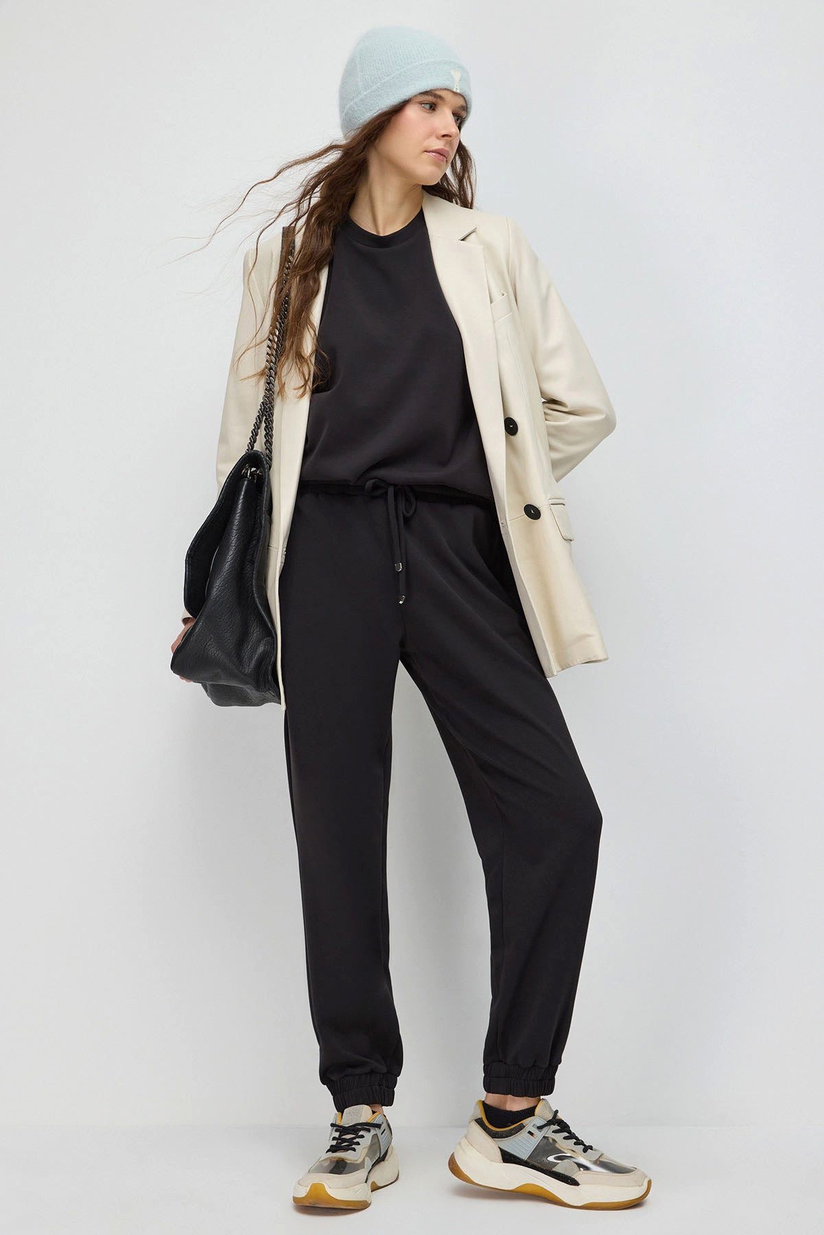 No Matter What Sweatponcho Jogginghose mit elastischem Bund