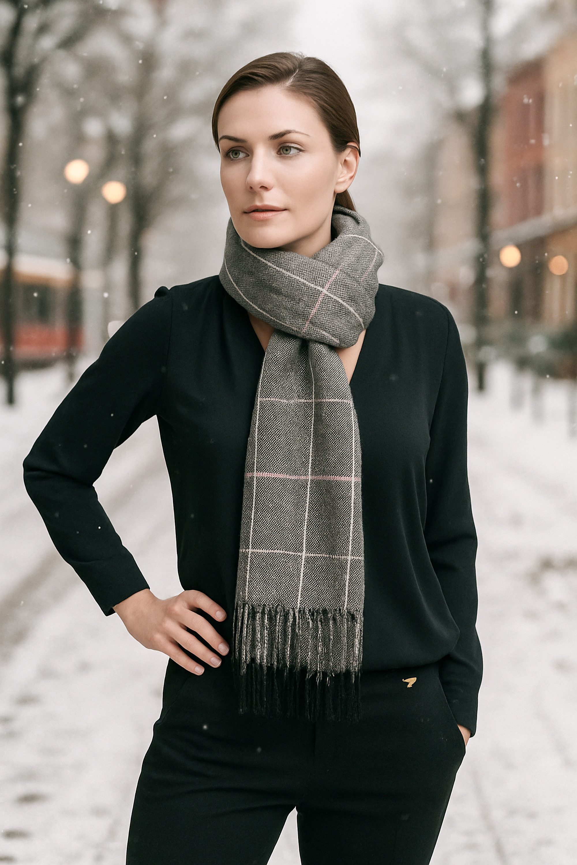 COLLEZIONE ALESSANDRO Wollschal Scotswoman, (1-St), schwarz-weiß mit rosa, Made in Italy