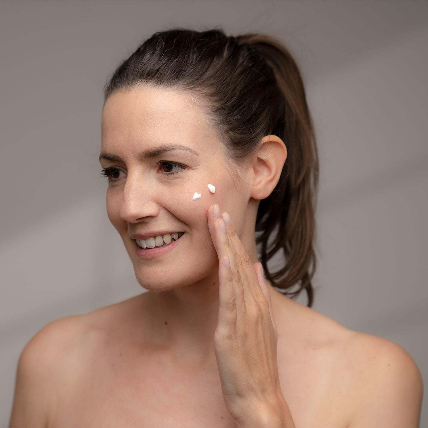 BEAUTY babe Gesichtspflege-Set Face Care mit natürlichen Duo, sanften Haut Wirkstoffen. und und Schützt Deine regeneriert