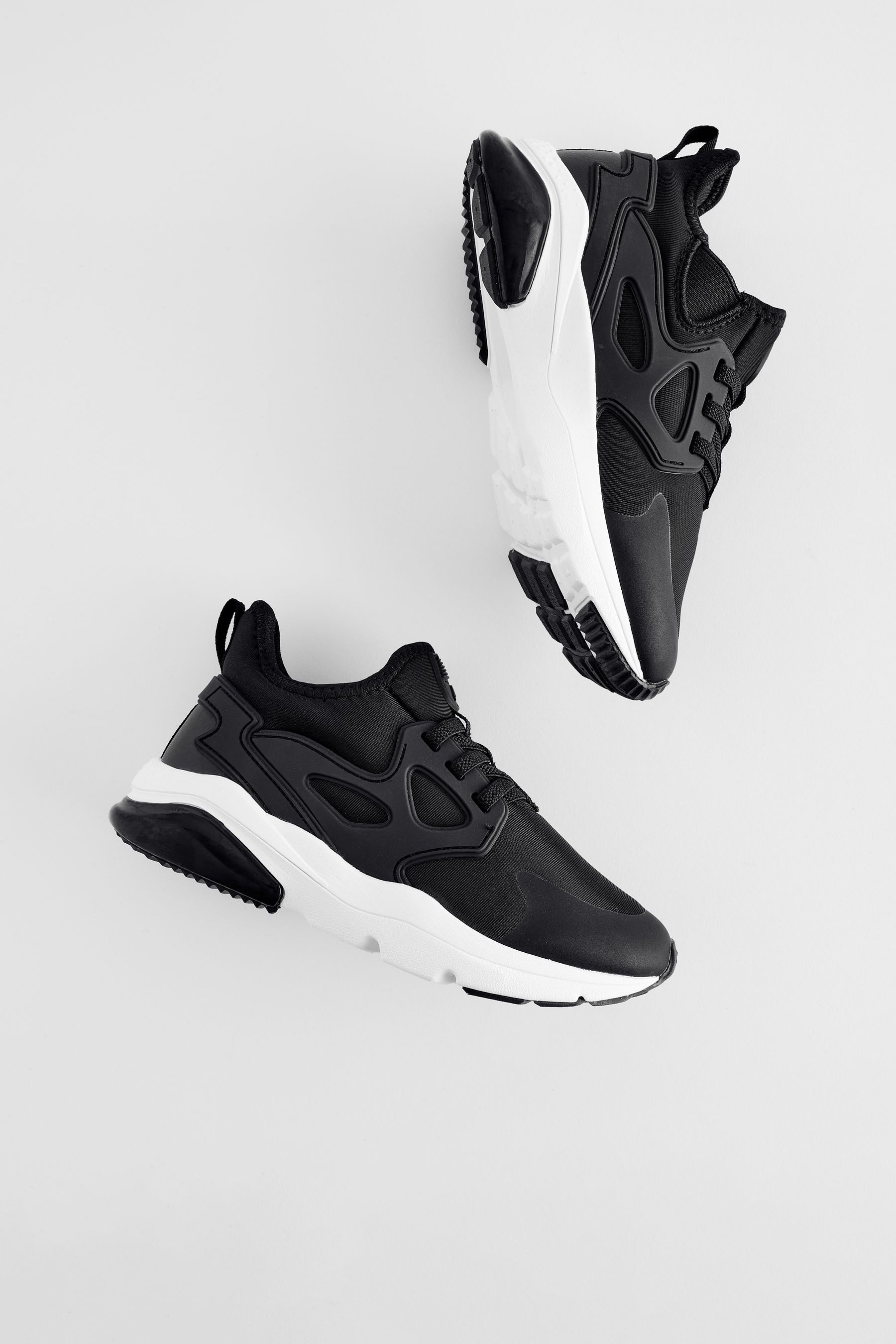 Next Elastischer Sportschuh mit Schnürung Sneaker (1-tlg)