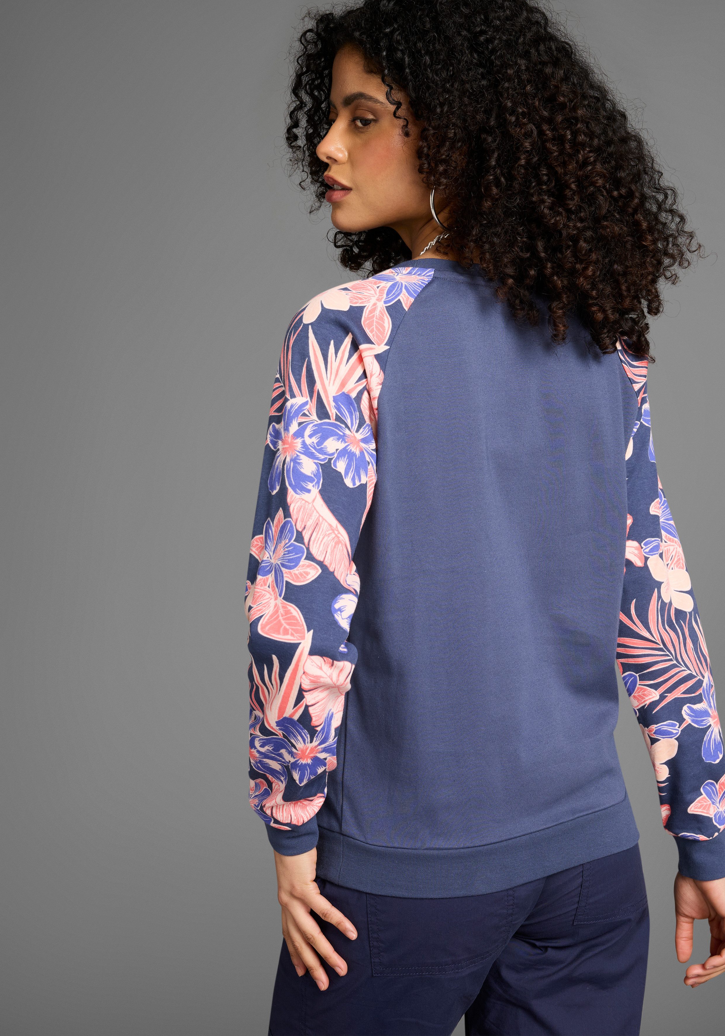 KangaROOS Sweatshirt Ärmel mit Blumendruck günstig online kaufen