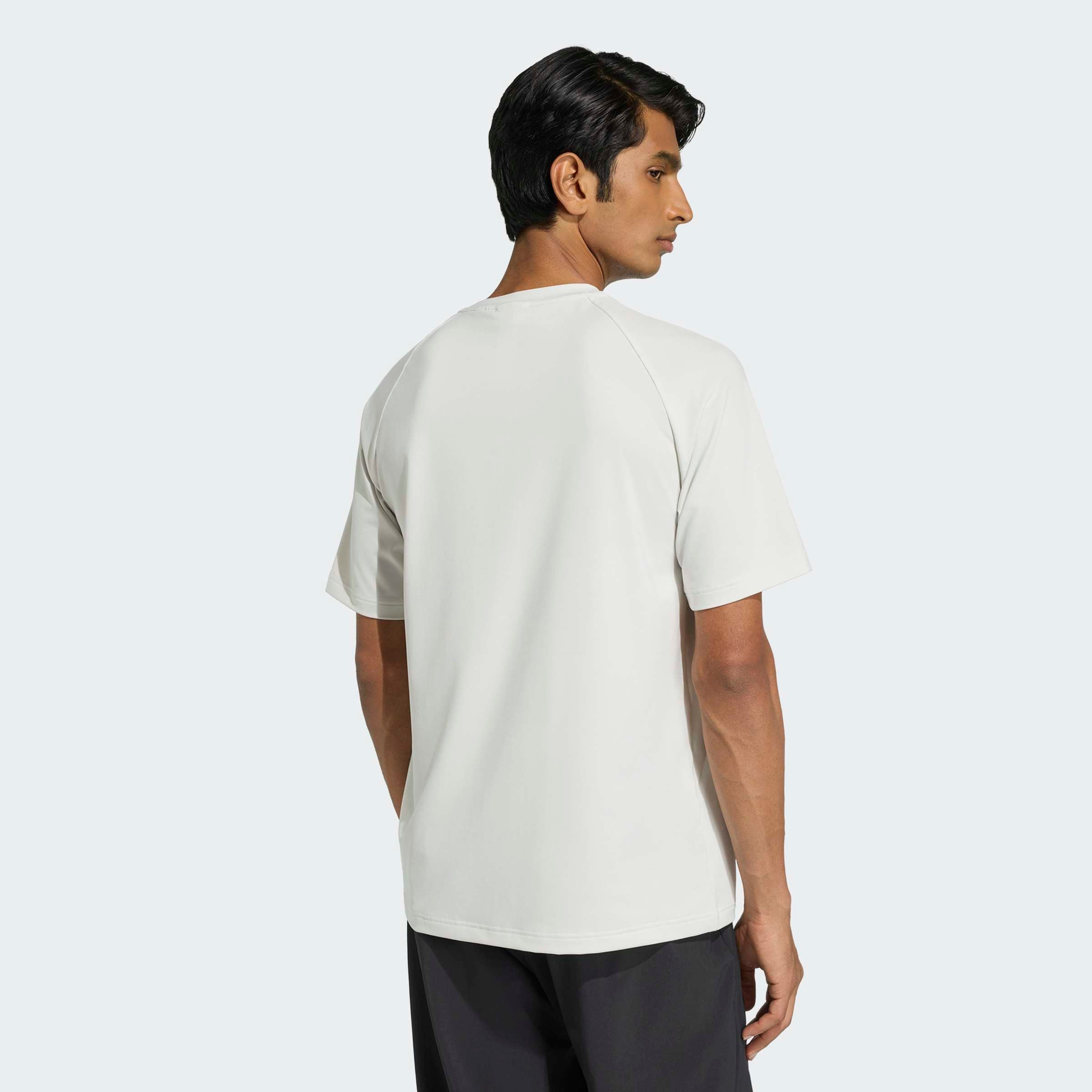 adidas Originals T-Shirt TECH TREFOIL ESSENTIALS POLYESTER sportlicher Stil, ohne Verschluss, aus Polyester – Bild 2 von 5