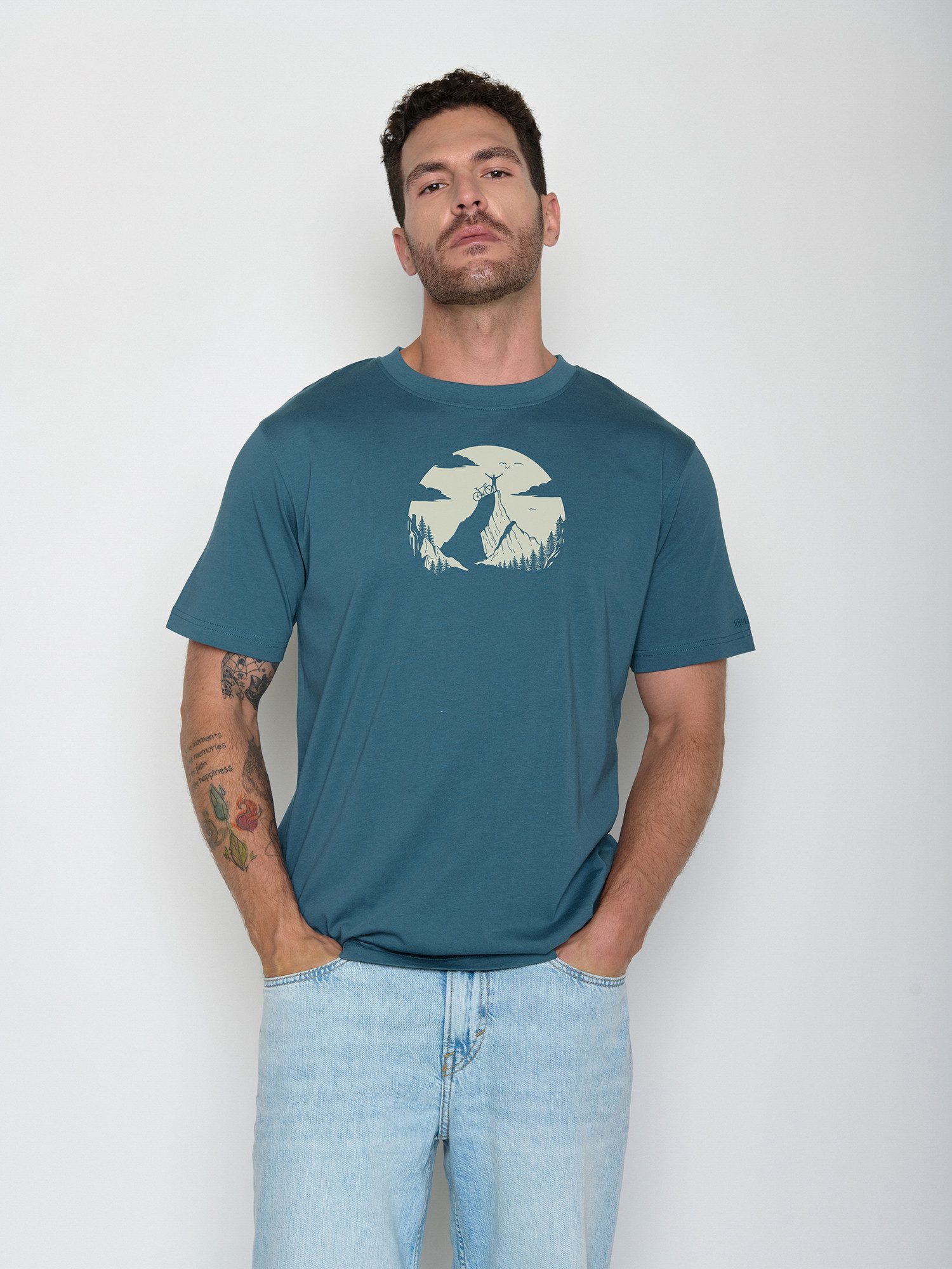 GreenBomb T-Shirt Fusion Nature Clouds Ride Motiv Natur (1-tlg., 1) Fusion Fit, weiter und länger geschnitten, Bio-Baumwolle
