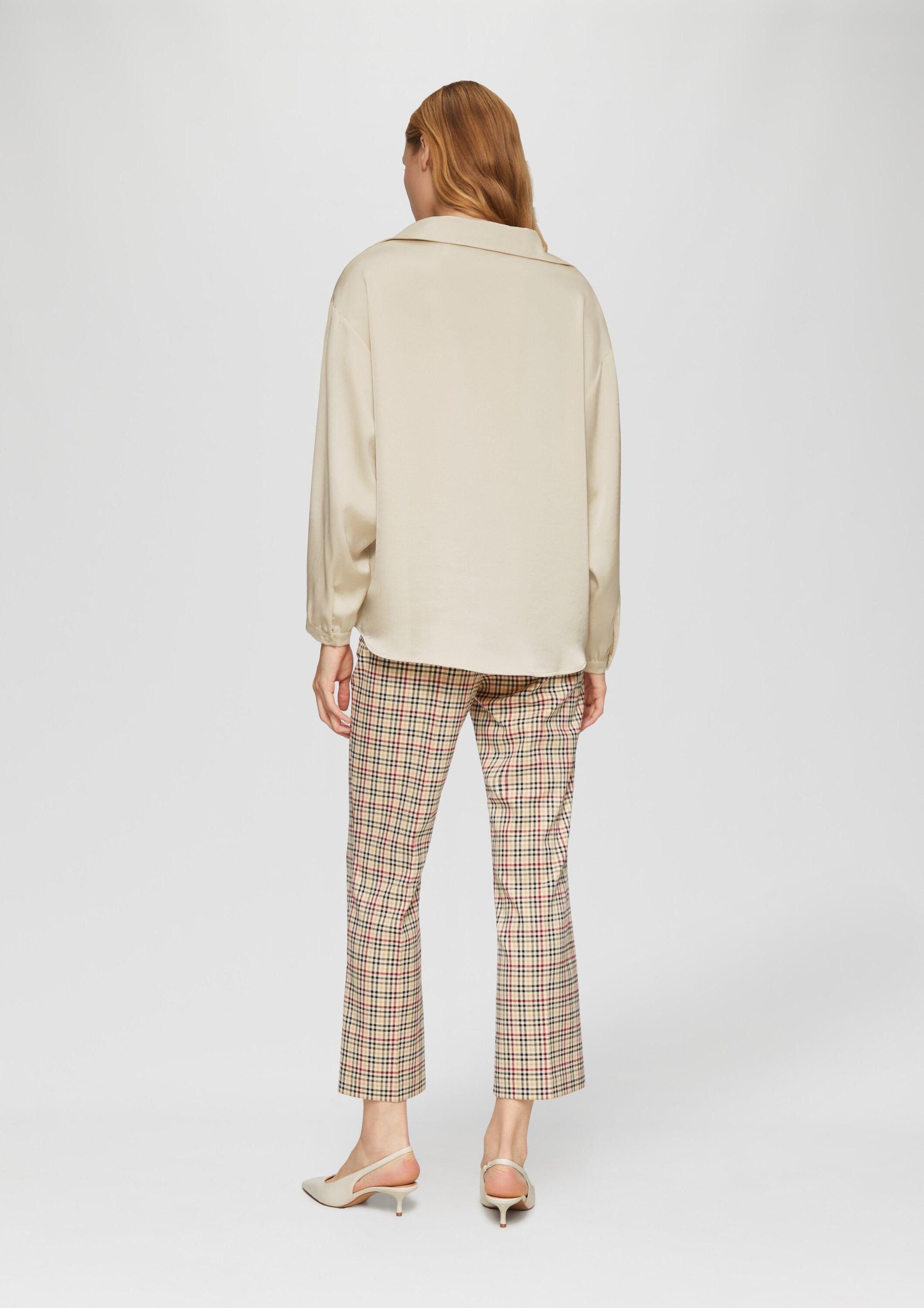 s.Oliver Langarmbluse Bluse Satinierte Bluse mit V-Ausschnitt