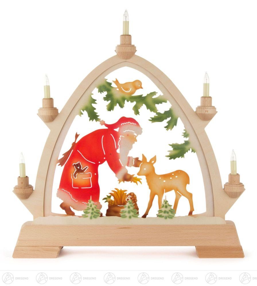farbig, Erzgebirge mit Rundbogen mit Weihnachtsmotiv =, und BxHxT Dregeno Weihnachtsmann Laubsägeoptik beleuchtet Sockelerhöhung elektrisch Reh Weihnachtsfigur