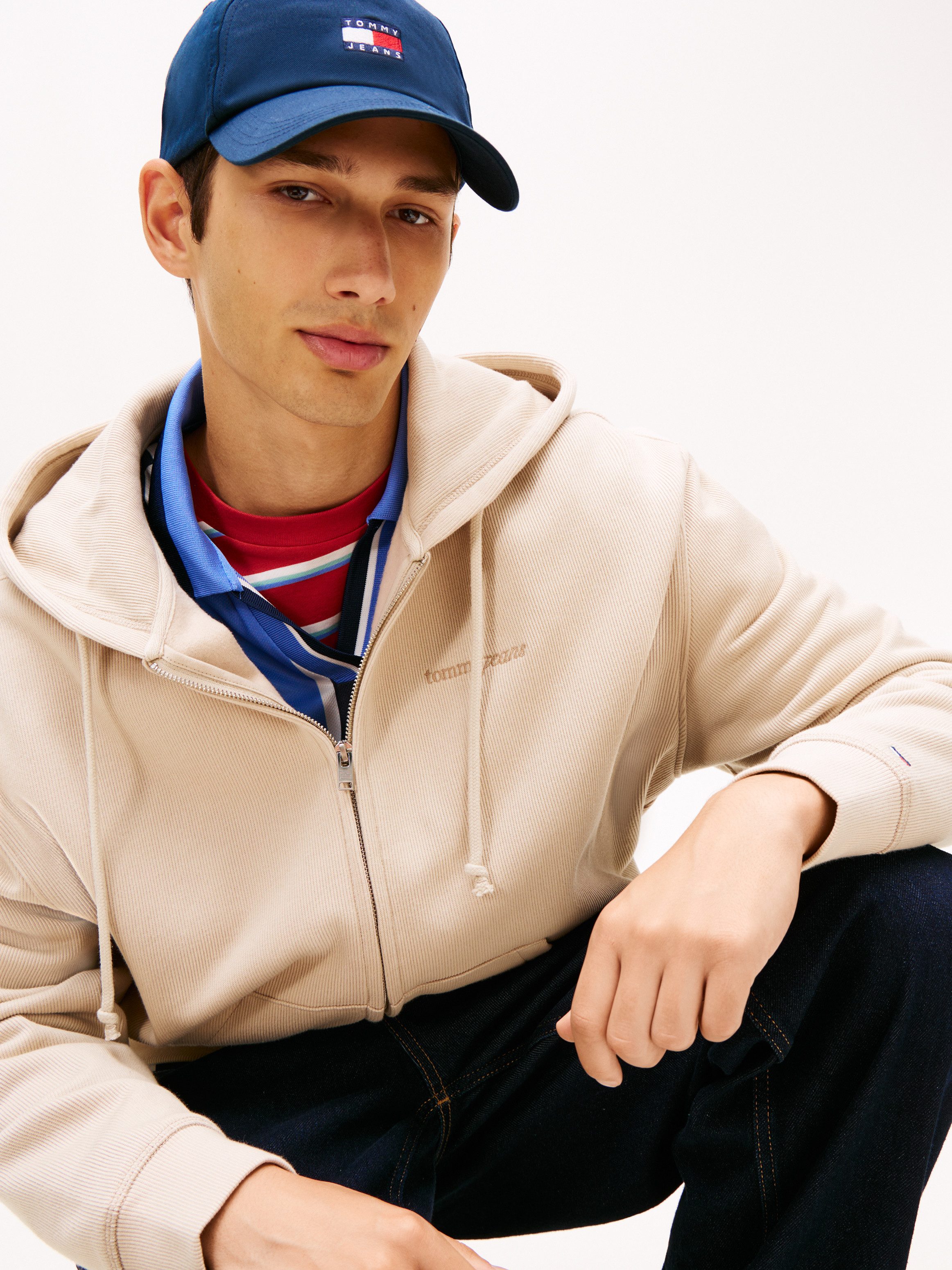 Tommy Jeans Kapuzensweatjacke TJM 90S SCRIPT RIB FLEECE