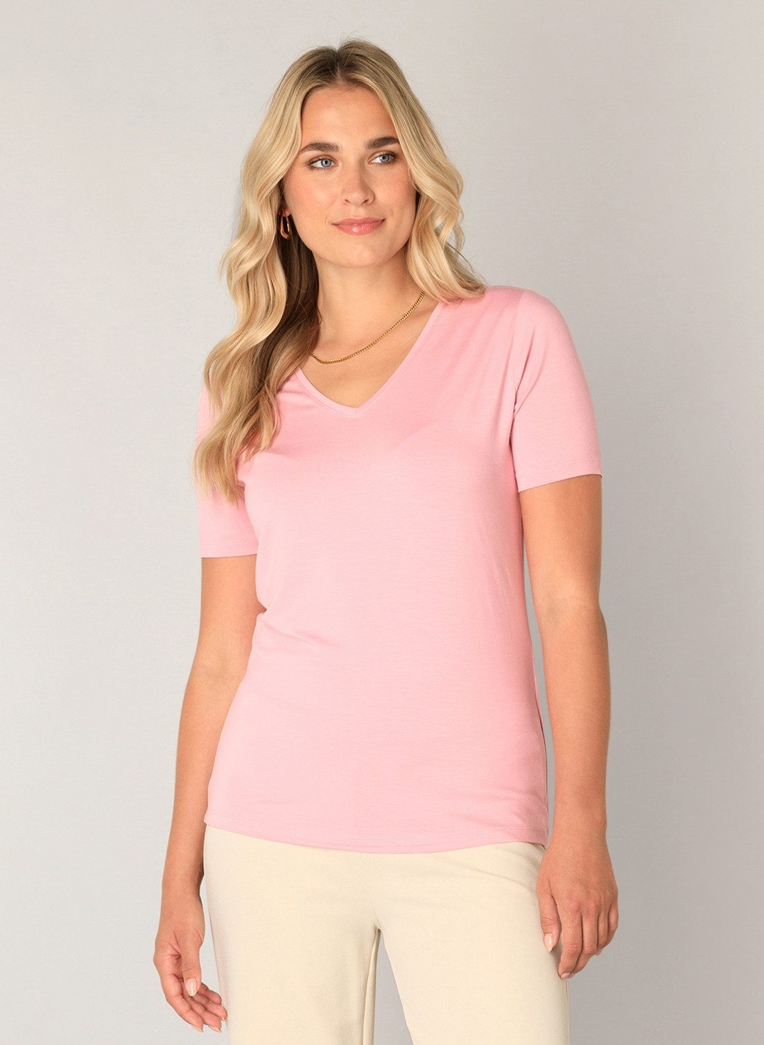 Base Level T-Shirt Yanic mit V-Ausschnitt günstig online kaufen