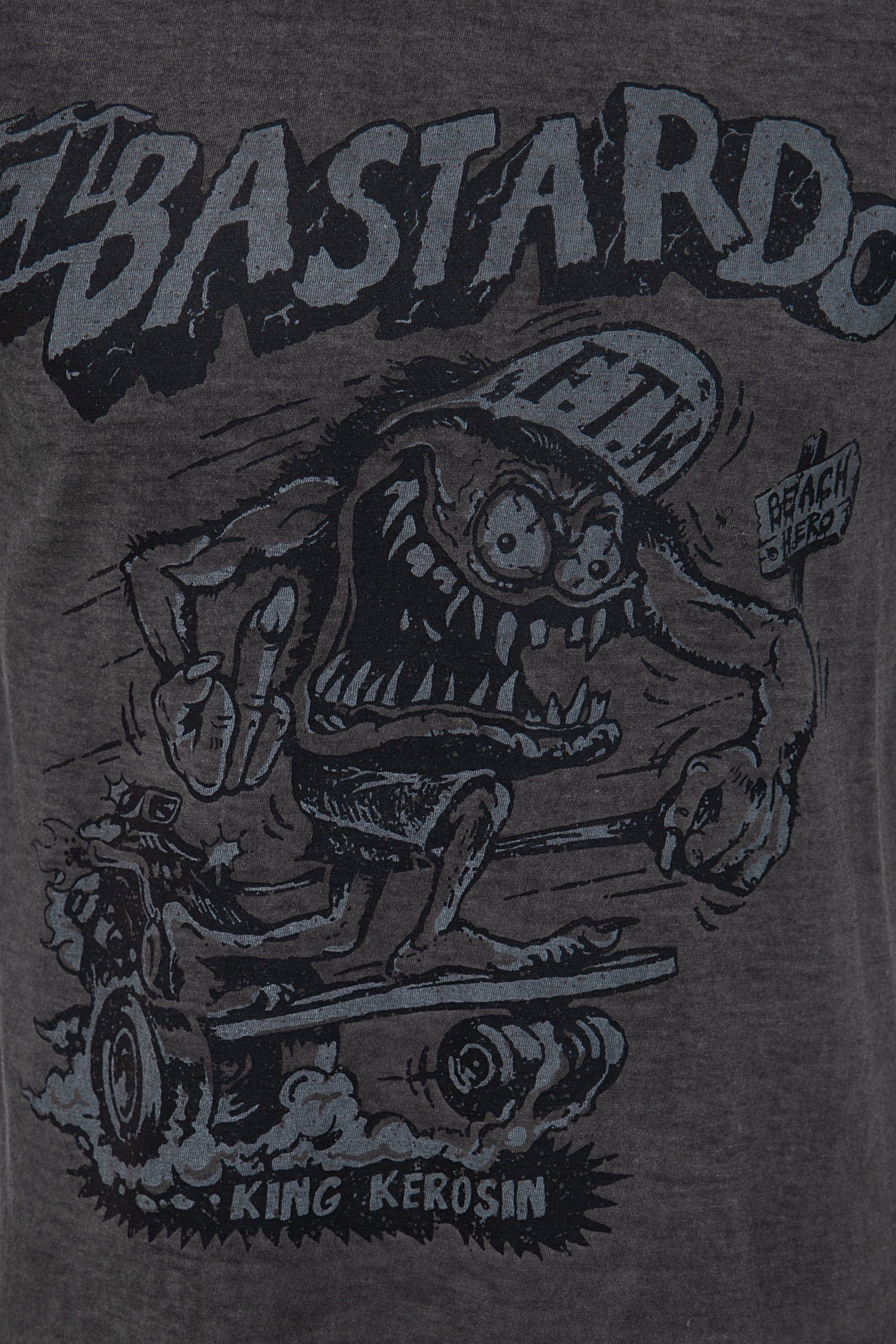 El Bastardo Look im T-Shirt Used KingKerosin