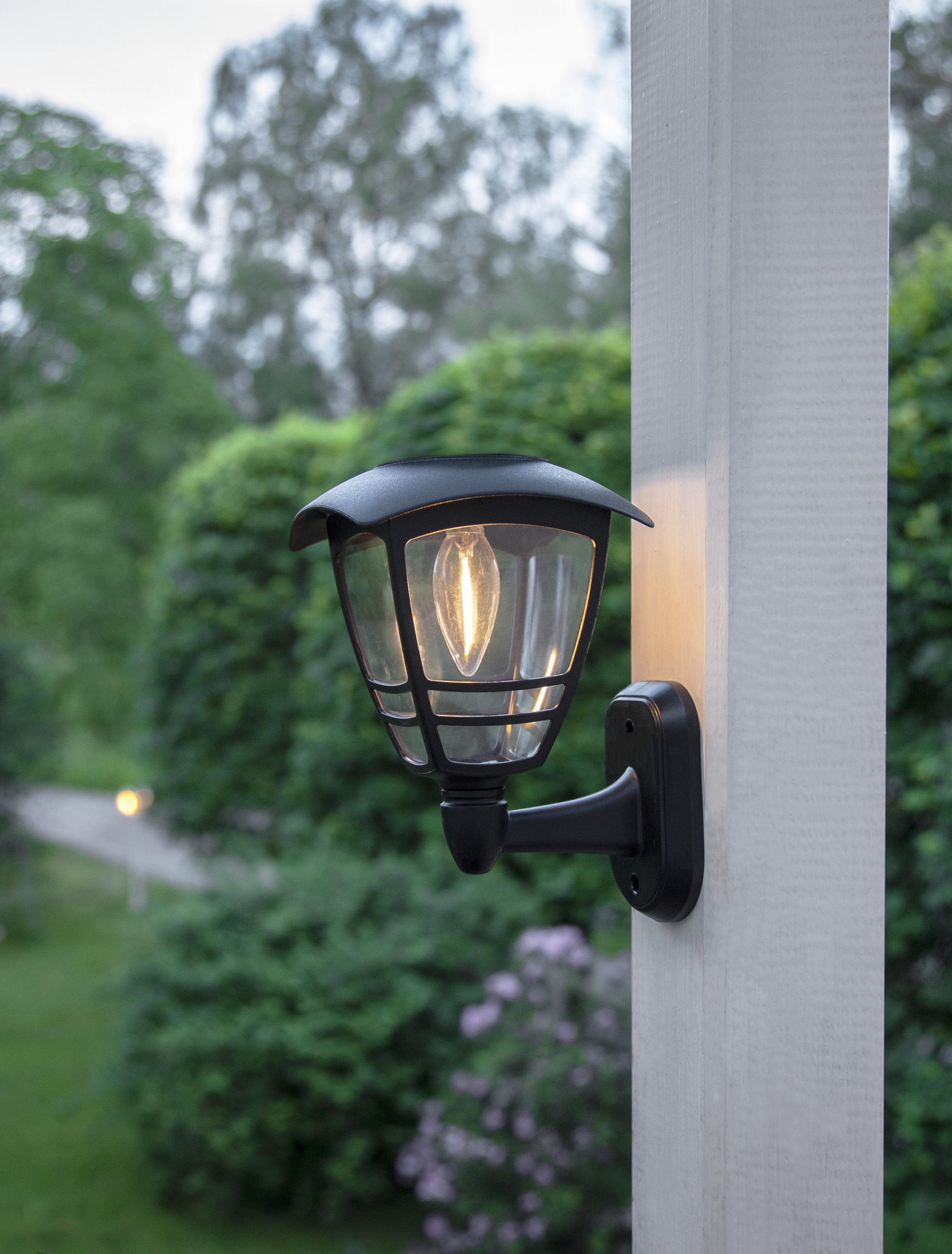 STAR TRADING LED Solarleuchte Solar-Wandleuchte Felix, Tageslichtsensor, LED fest integriert, Warmweiß, Wandlaterne mit Filament-LED, 10 lm, Dämmerungssensor