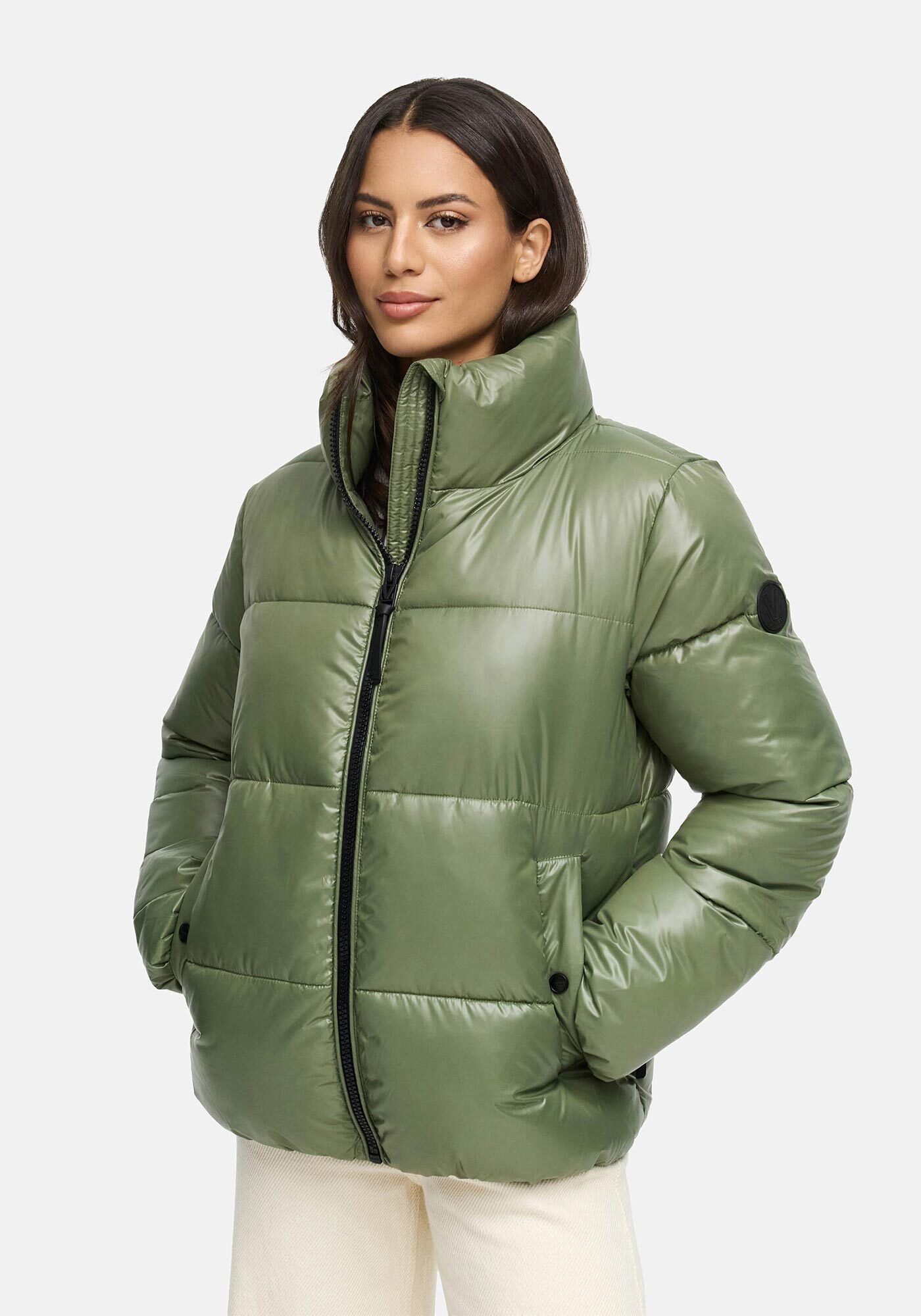 Marikoo Winterjacke Hazalee mit leicht gläzendem Obermaterial und hohem Kragen