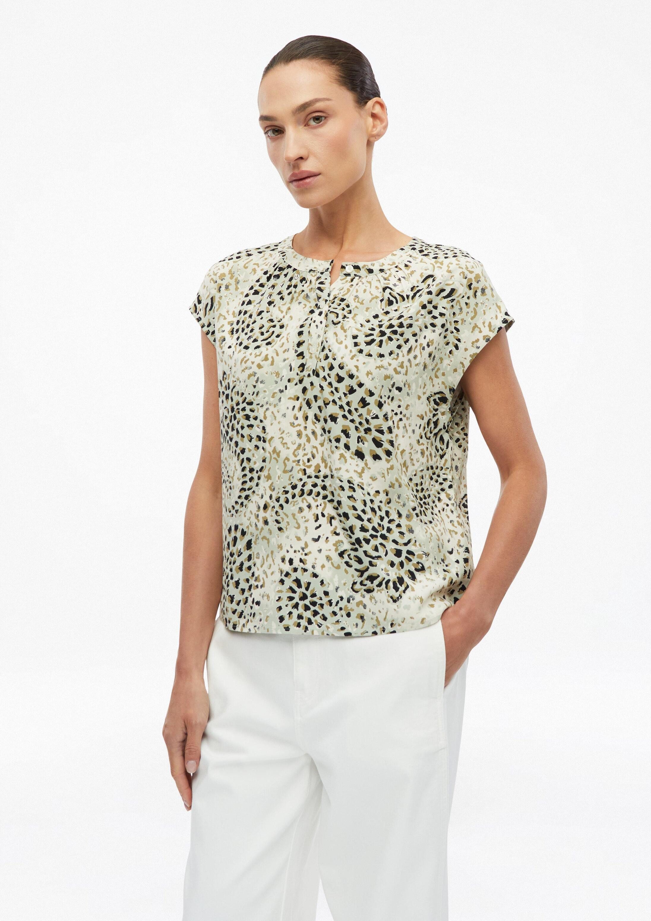 s.Oliver Blusentop Bluse Bluse mit All-over-Print und überschnittenen Schultern – Bild 5 von 5