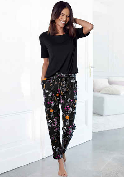 LASCANA Pyjama (2 tlg., 1 Stück) mit Wildblumen Muster