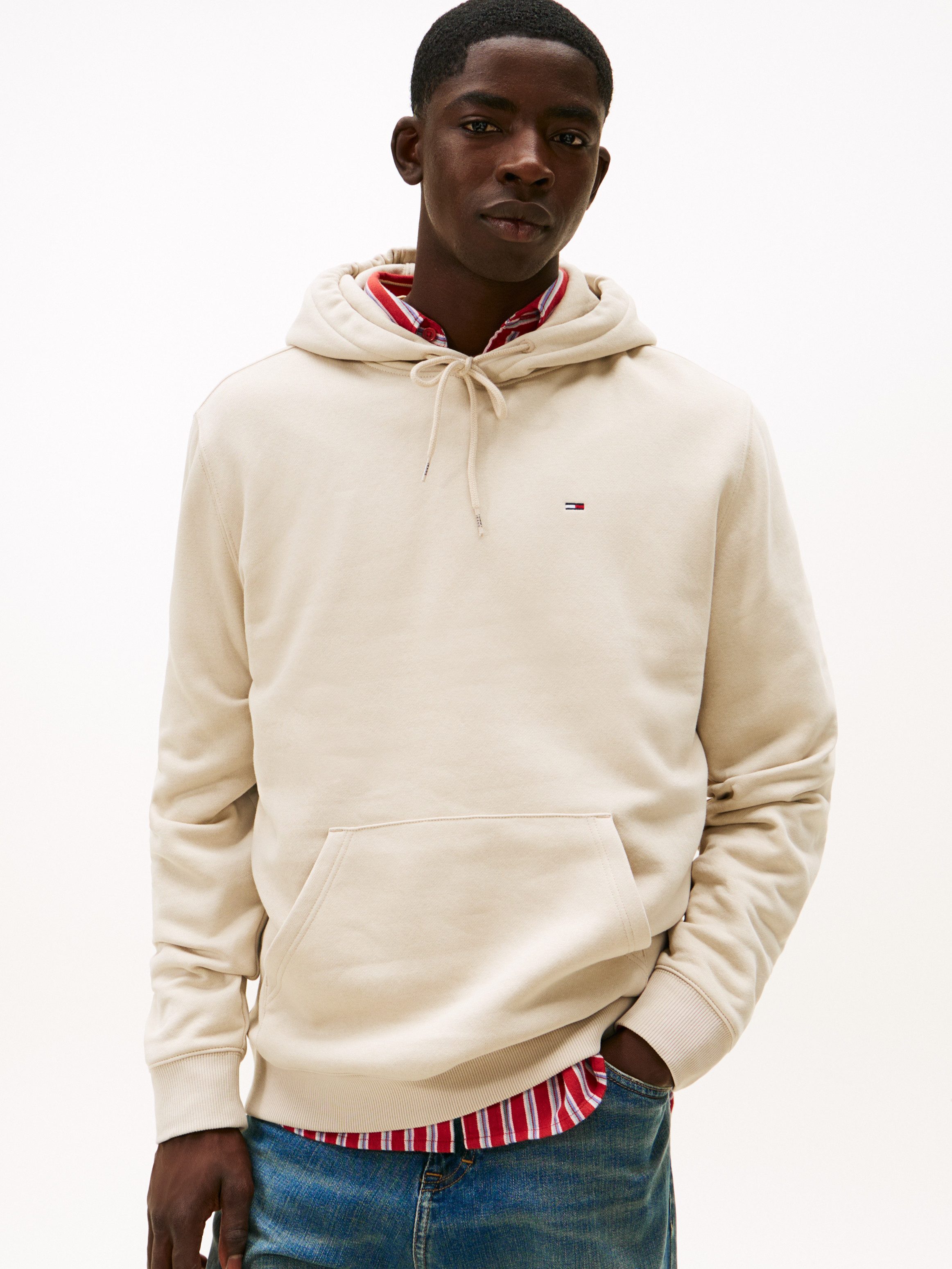 Tommy Jeans Sweatshirt TJM REG S FLAG HOODIE mit bestickten Markenlogo auf Brusthöhe