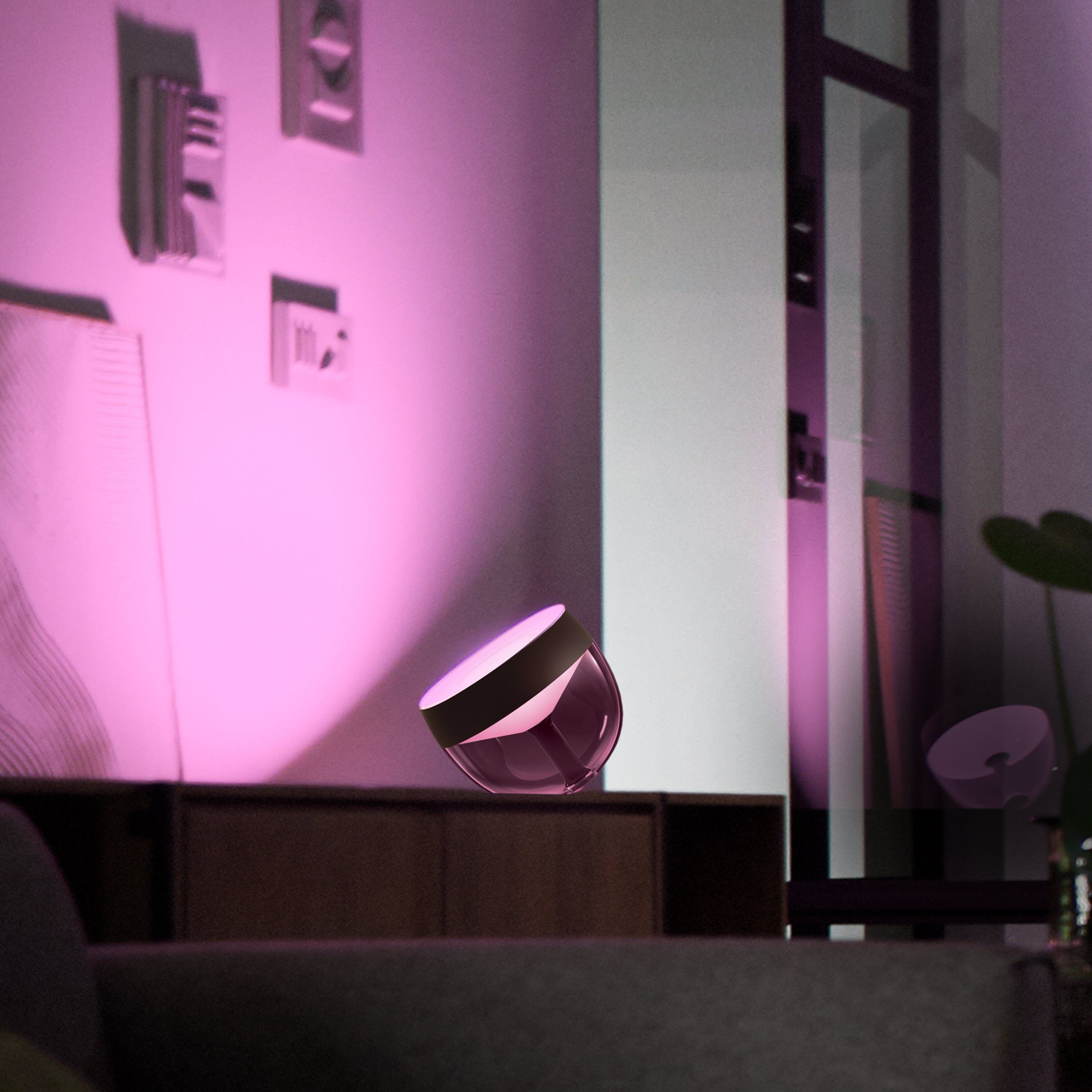 Philips Hue Plug Hue App Steuerung Play-Lampe, Sprache, Farbwechsler, & Bridge oder LED LED integriert, mit fest Tischleuchte Iris