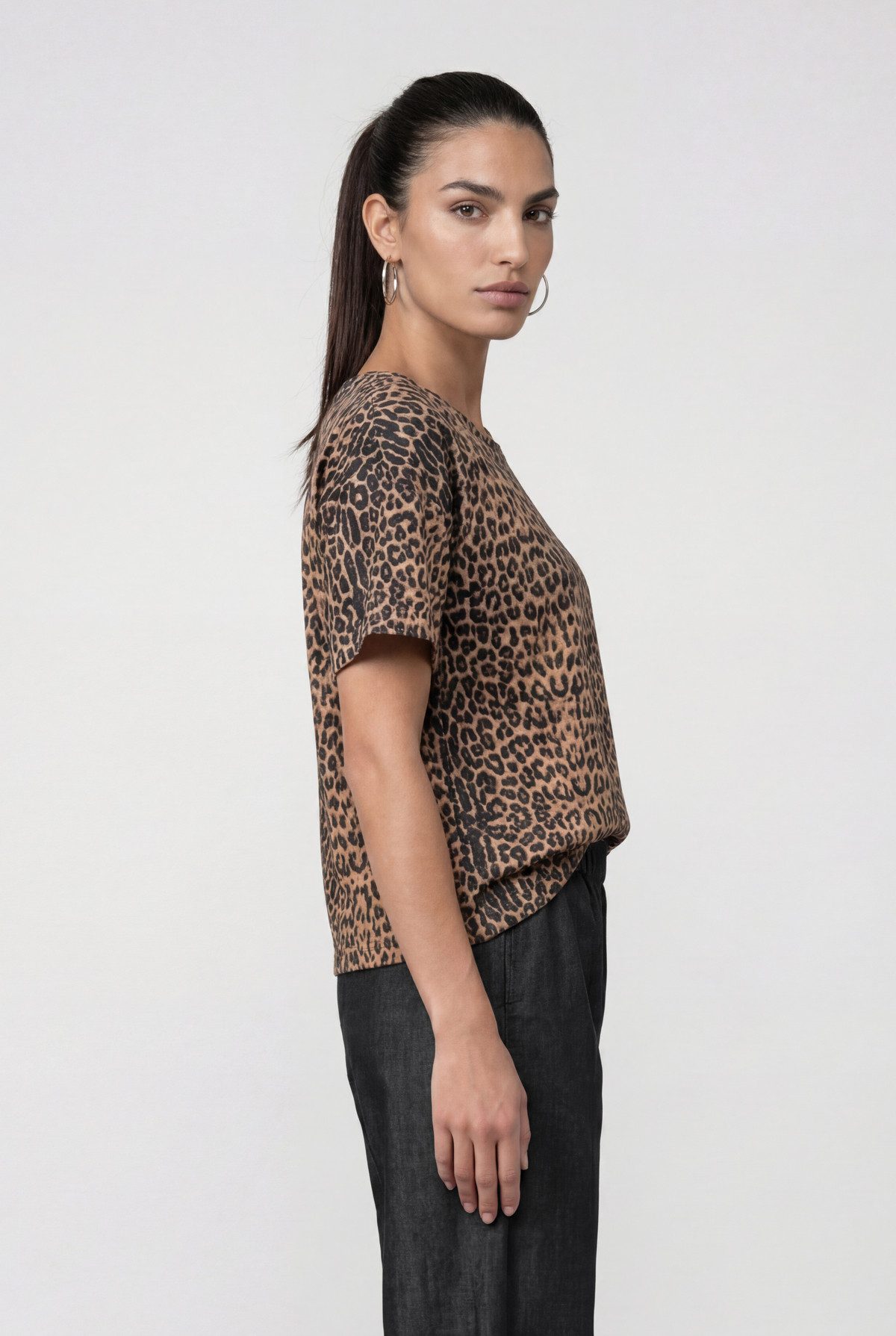 Monari T-Shirt Shirt Leo allover Rundhalsausschnitt, Kurzarm, Brusttasche, Leomuster
