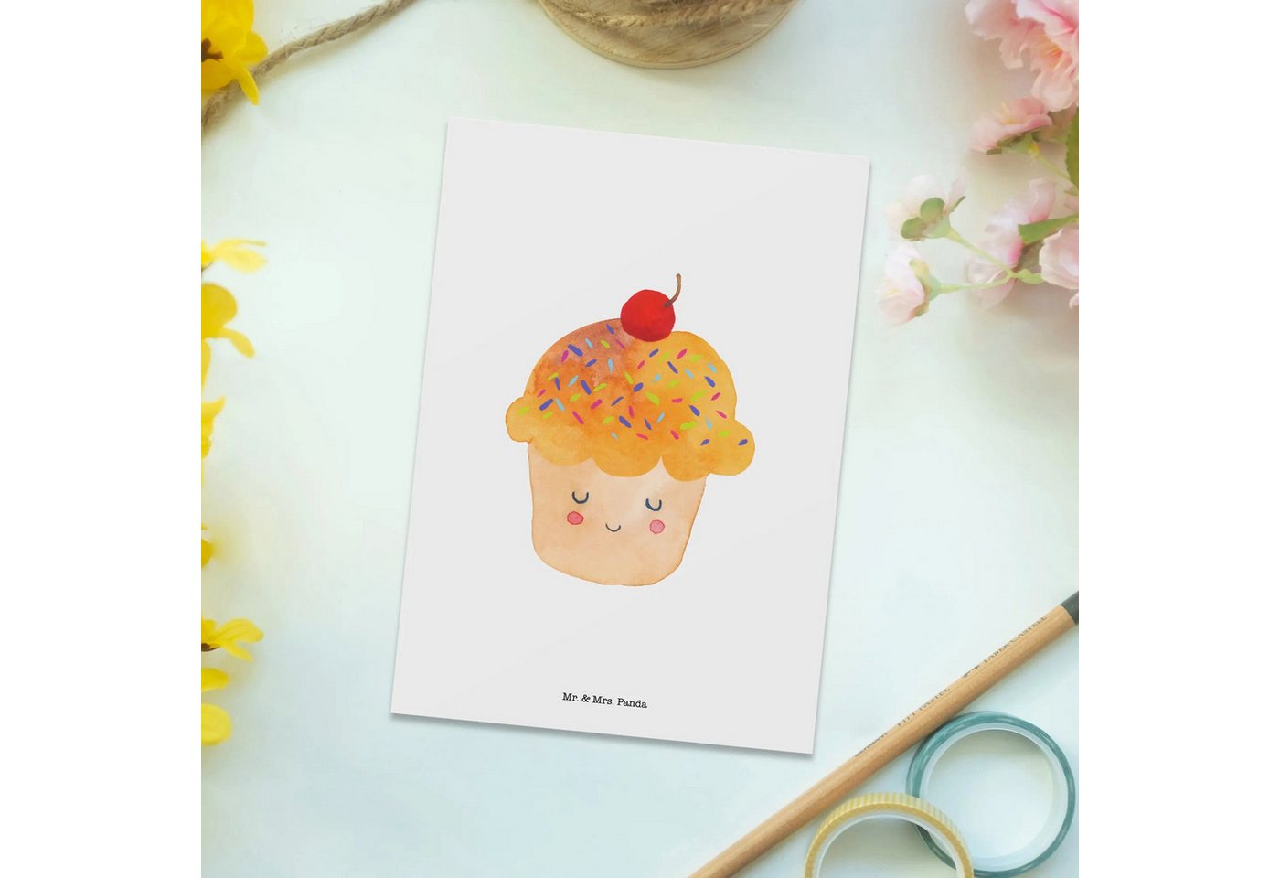 Thumbnail - Mr. & Mrs. Panda Postkarte Cupcake - Weiß - Geschenk, Tiermotive, Gute Laune, Ansichtskarte, Küc, Charmantes Design