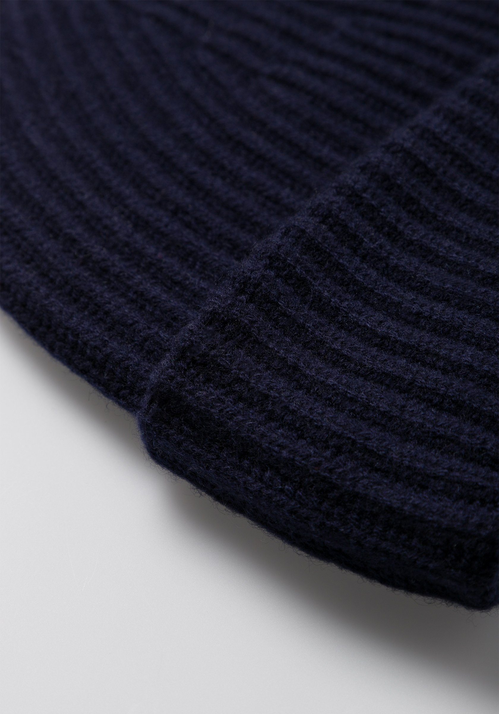 Style & Republic Beanie Gerippte Mütze aus Merinowolle und Kaschmir