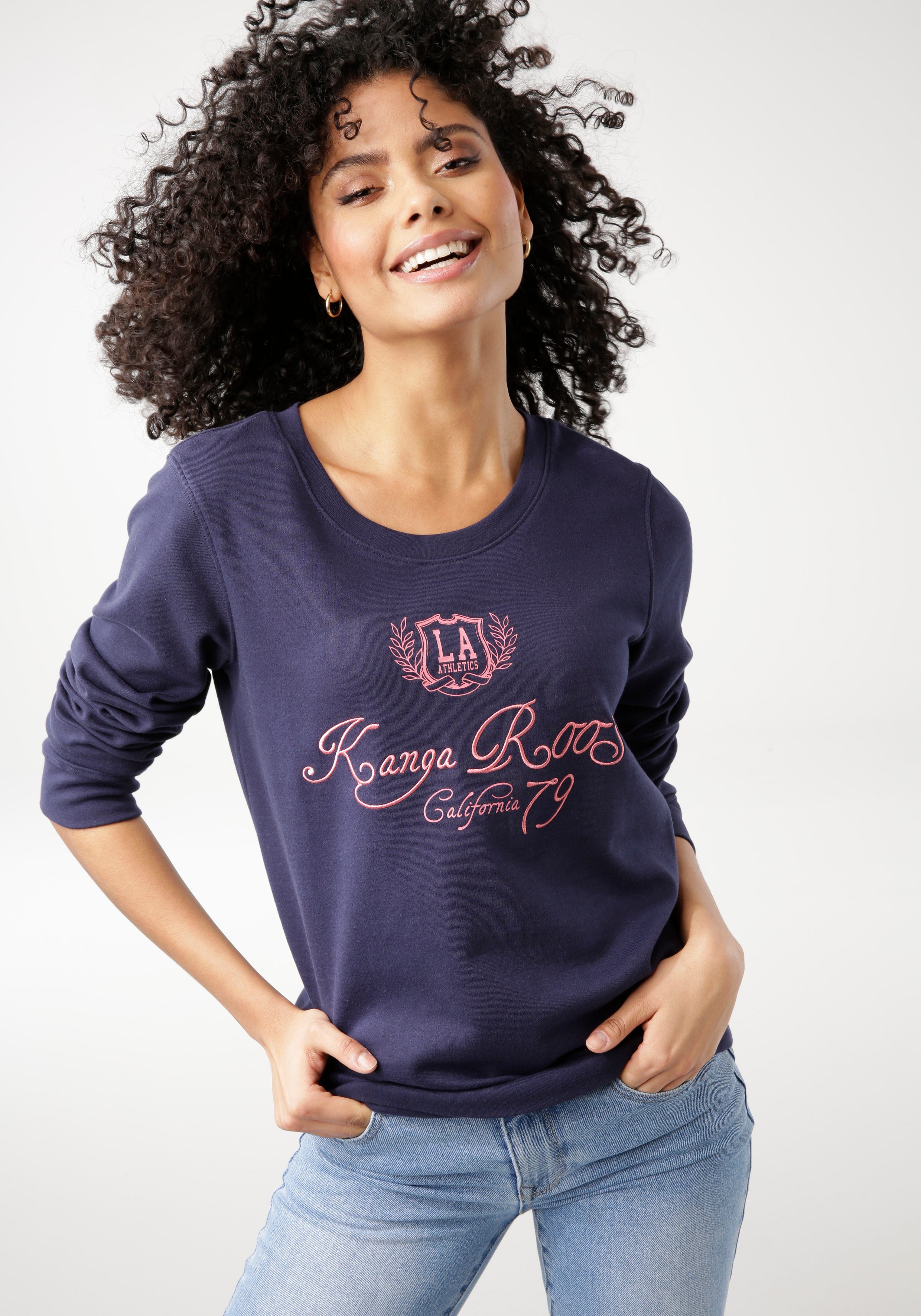 KangaROOS Sweater mit trendigem neuen Logo-Druck im Collage-Stil