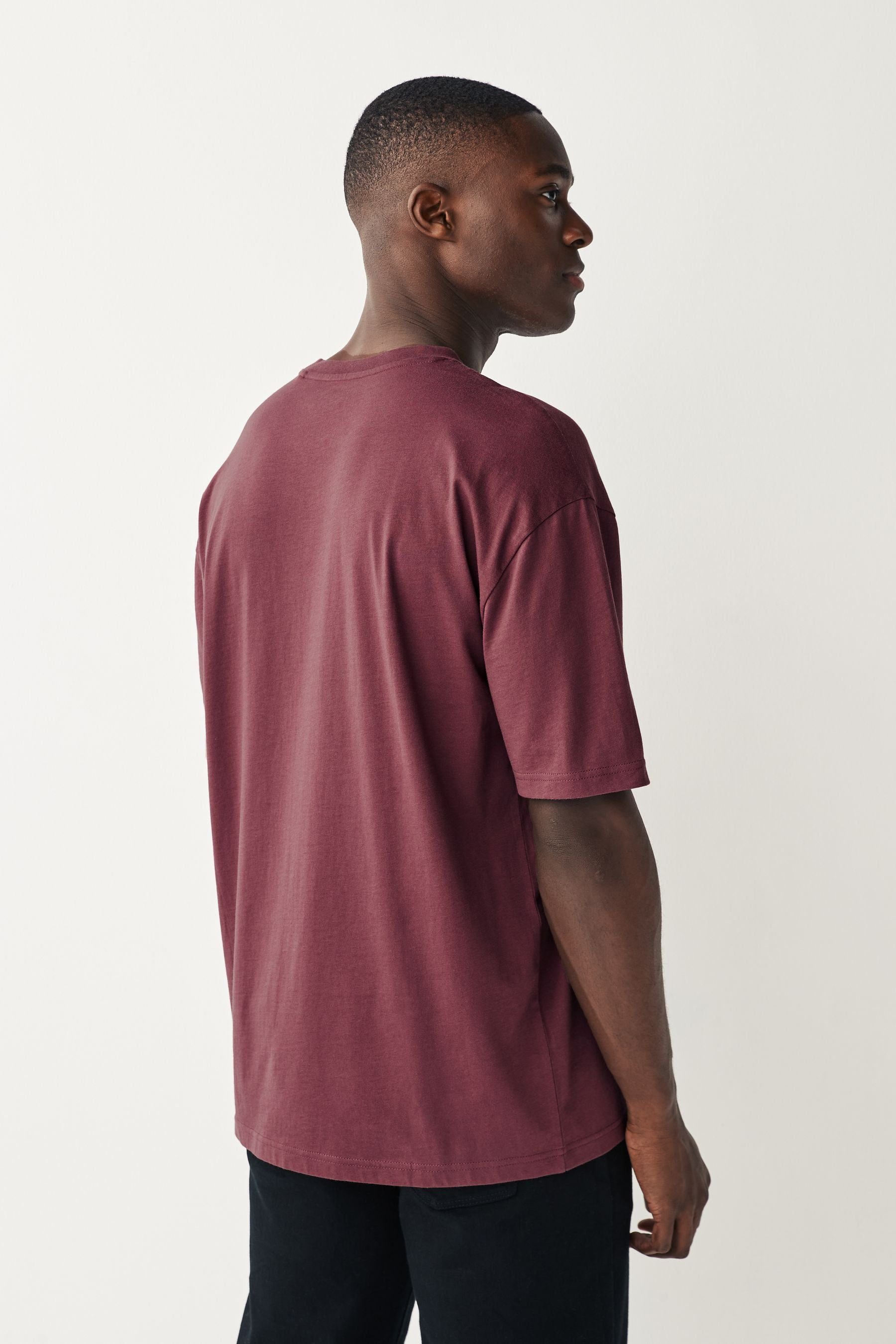Next T-Shirt Rundhals-T-Shirt im (1-tlg) Relaxed Fit Purple