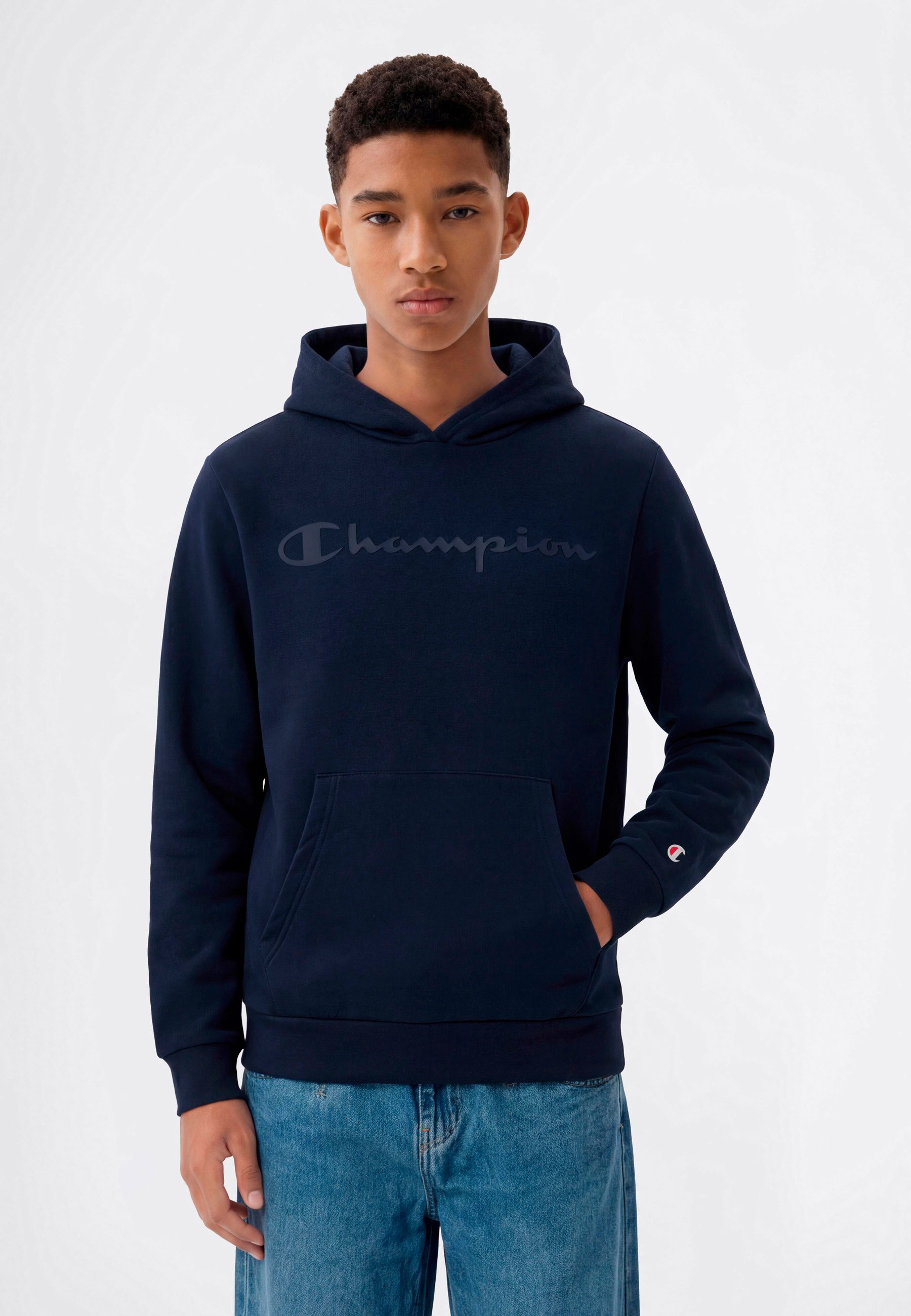 Champion Kapuzensweatshirt SPORTWEAR HOODIE Standard Fit für Kinder, mit Kapuze, aus Baumwolle und Polyester, Standard Fit