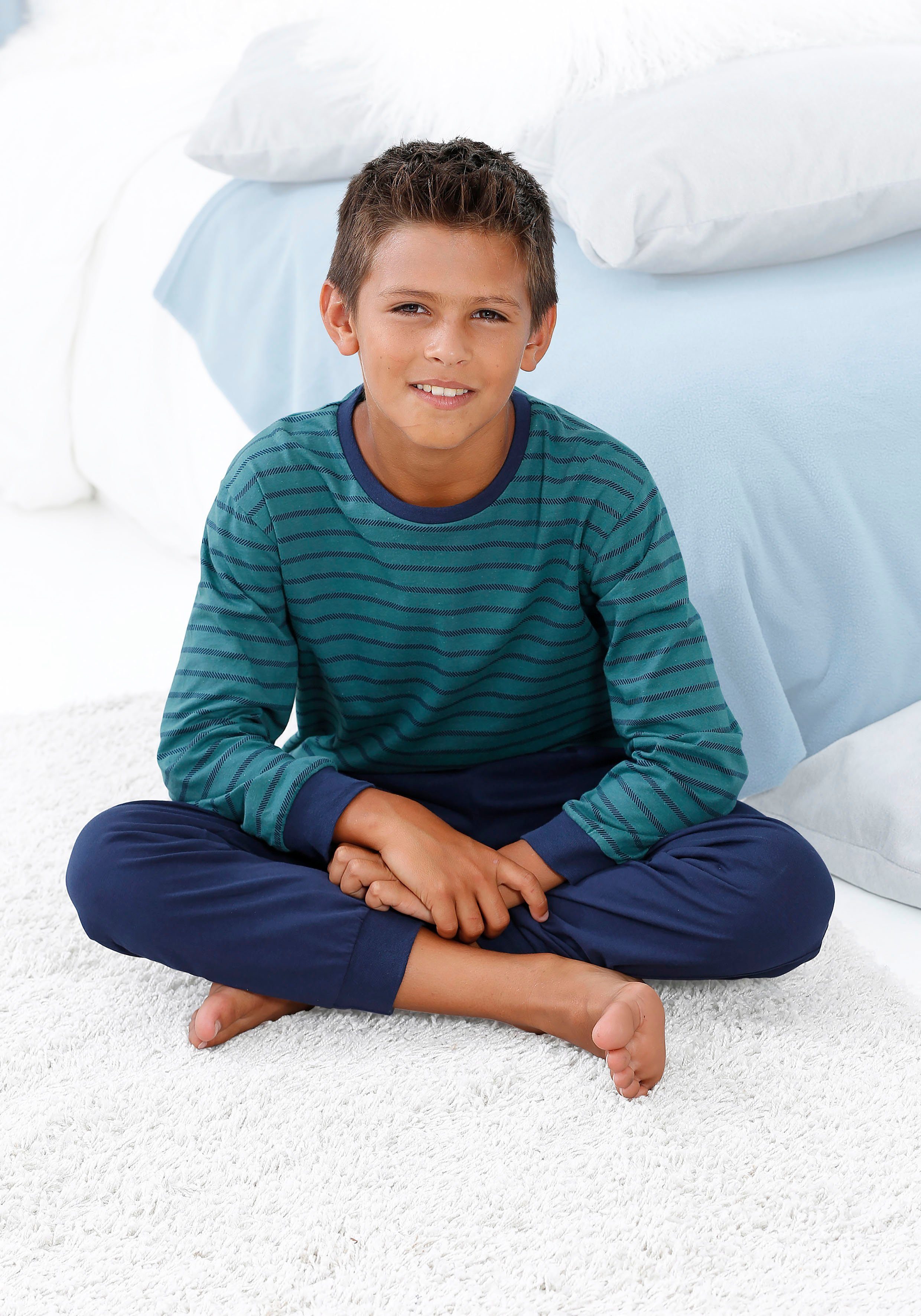 le jogger® Pyjama (2 tlg., 1 Set) Schlafanzug mit zweifarbig gestreiftem Oberteil