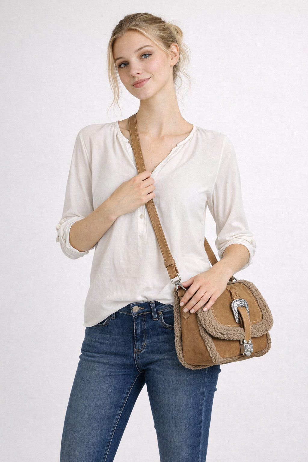 COLLEZIONE ALESSANDRO Umhängetasche Cowgirl, im Western Style mit Teddy-Fell