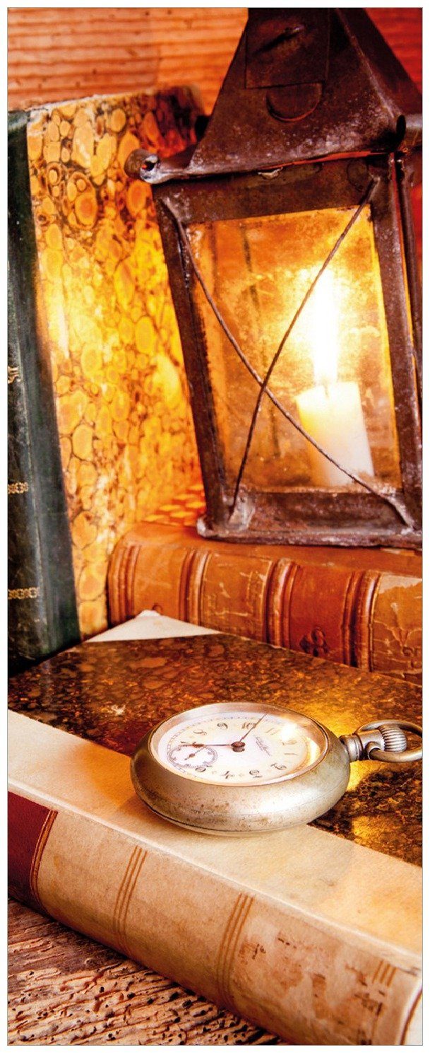 Taschenuhr alten Memoboard Wallario Büchern Kerze und Antike Laterne mit
