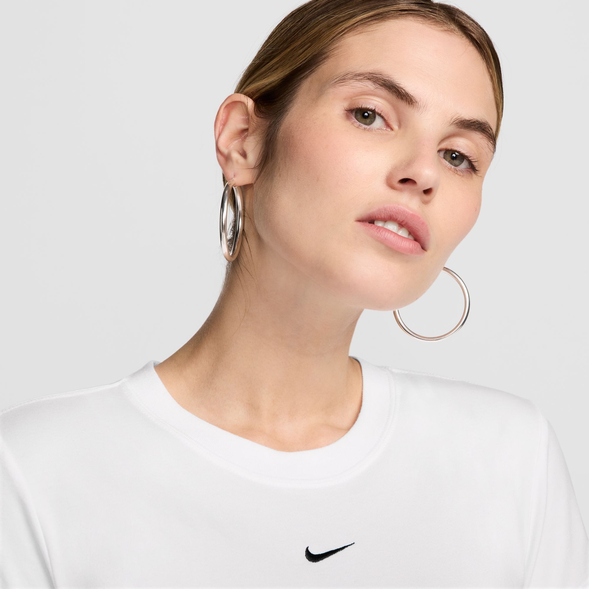 Nike Sportswear T-Shirt W NSW NK CHLL KNT MD CRP mit Rundhalsausschnitt, Kurzarm, aus Jersey, lockerer Schnitt
