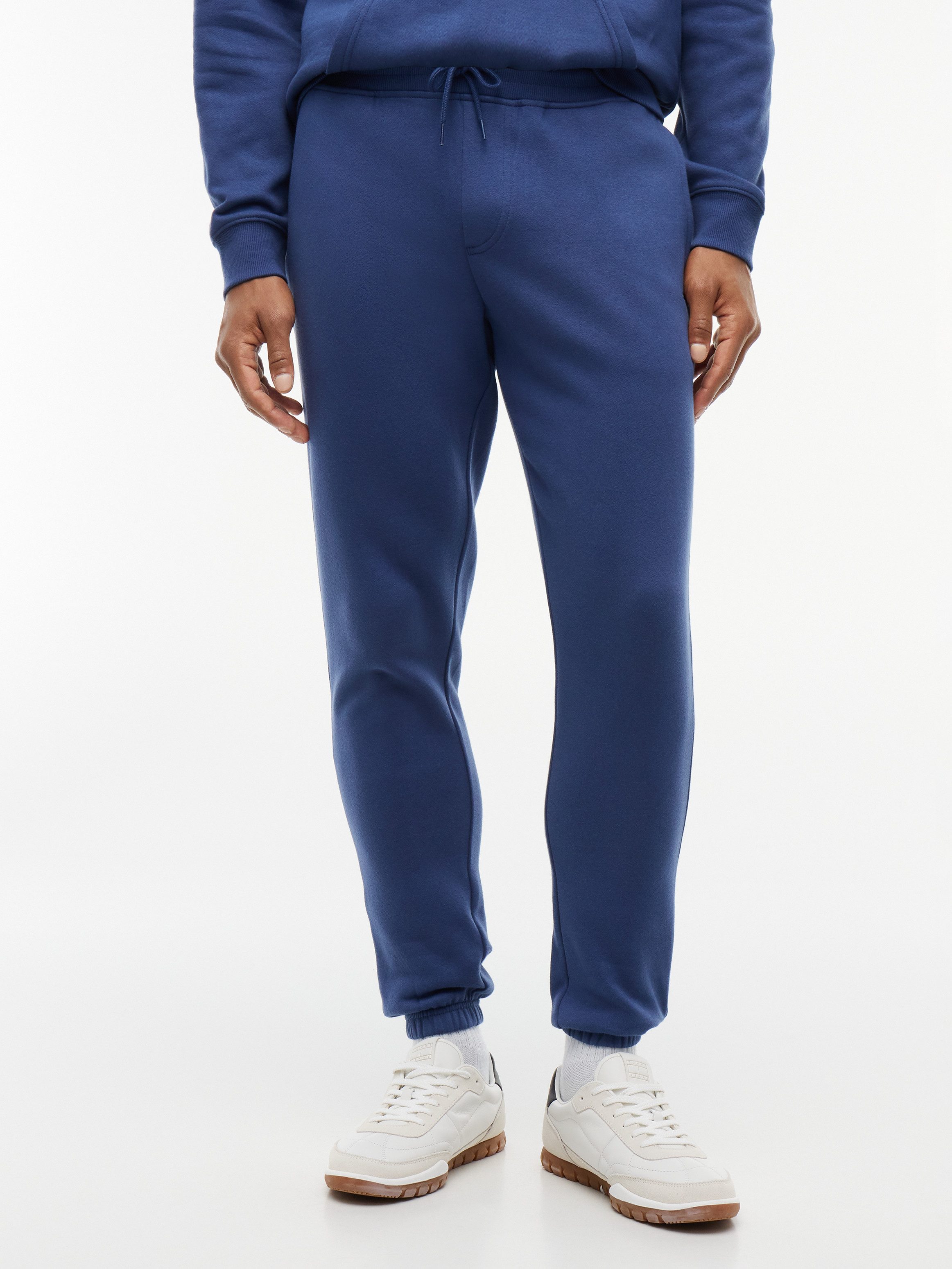 Tommy Jeans Sweathose TJM SLIM S FLAG SWEATPANT Mit Kordelzug