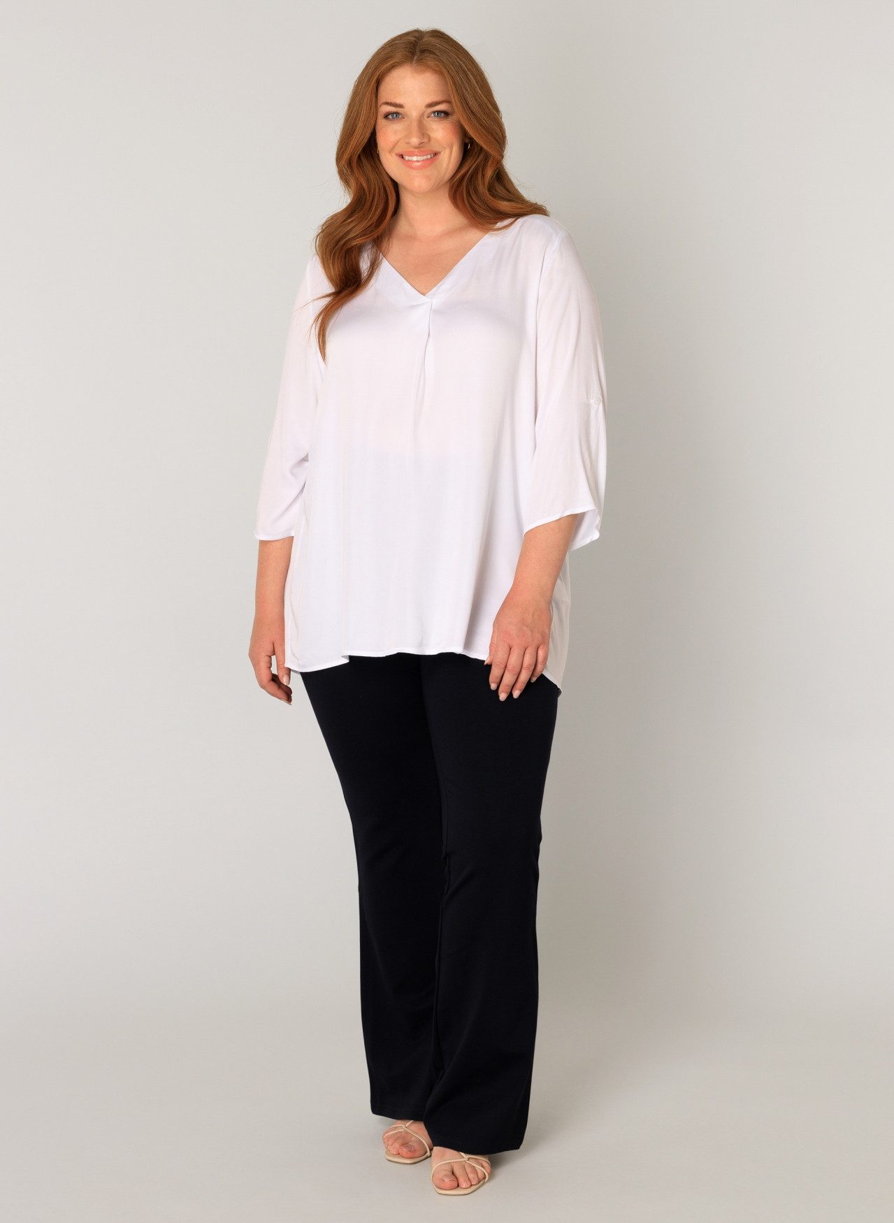 Base Level Curvy Shirtbluse Yanina mit V-Ausschnitt