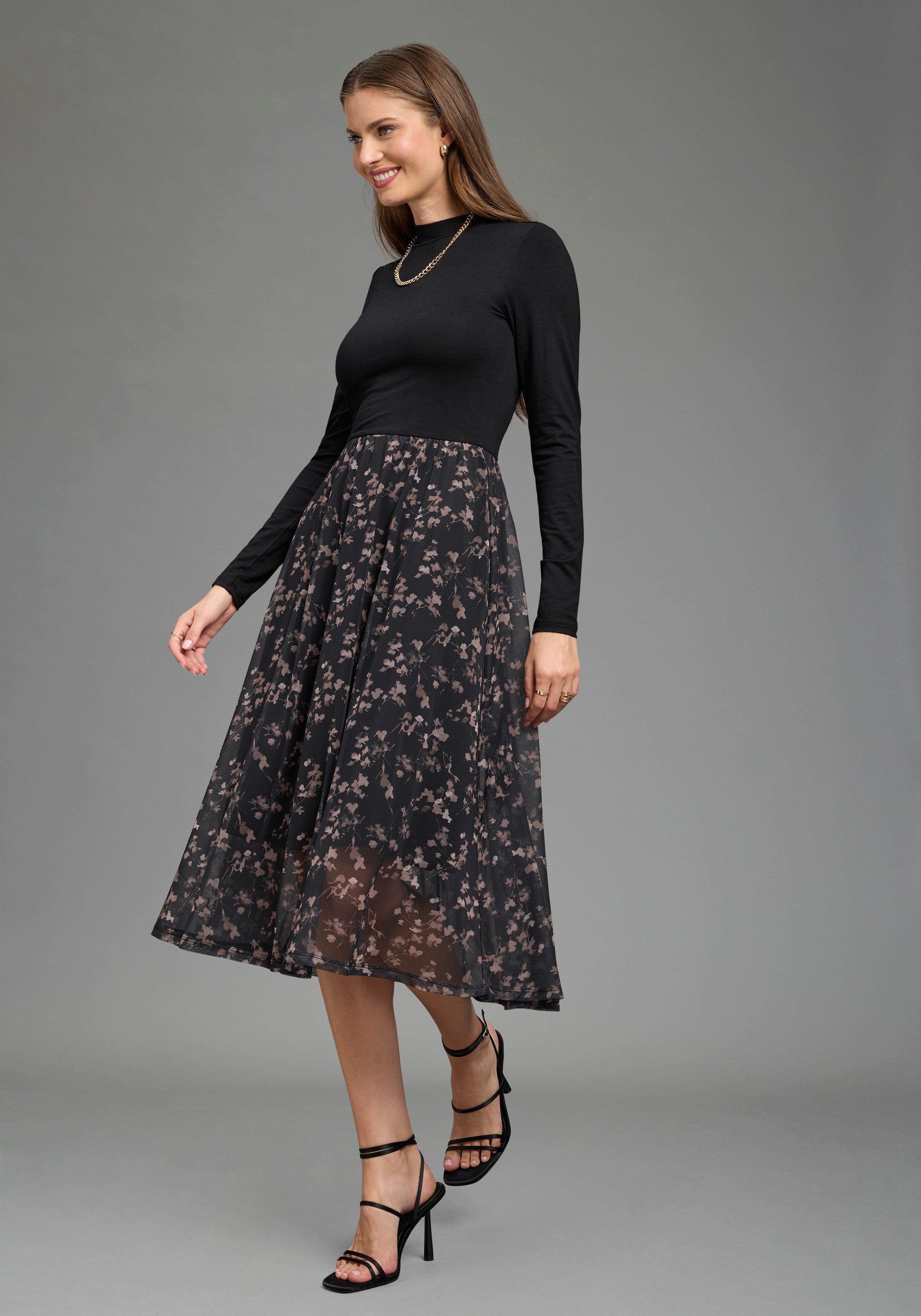 Laura Scott Meshkleid aus elastischer Viskosemischung, figurbetonte Passform, Langarm-Design. € 59,99, (€ 59,99 pro 1 Stk).