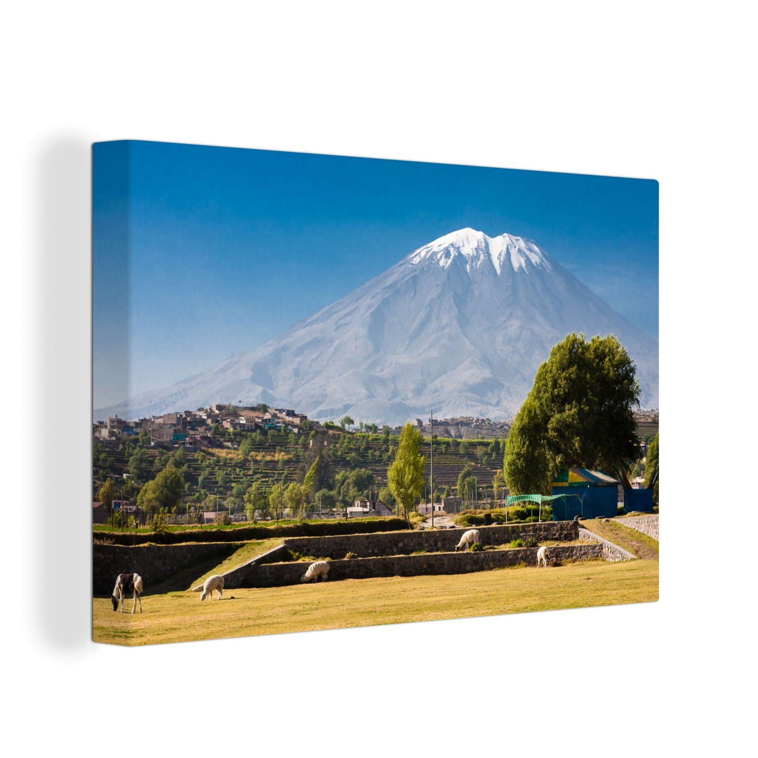 OneMillionCanvasses® Leinwandbild Der Vulkan Misti mit dem großen Stadtbild von Arequipa im Vordergrund, (1 St), Wandbild Leinwandbilder, Aufhängefertig, Wanddeko, 30x20 cm