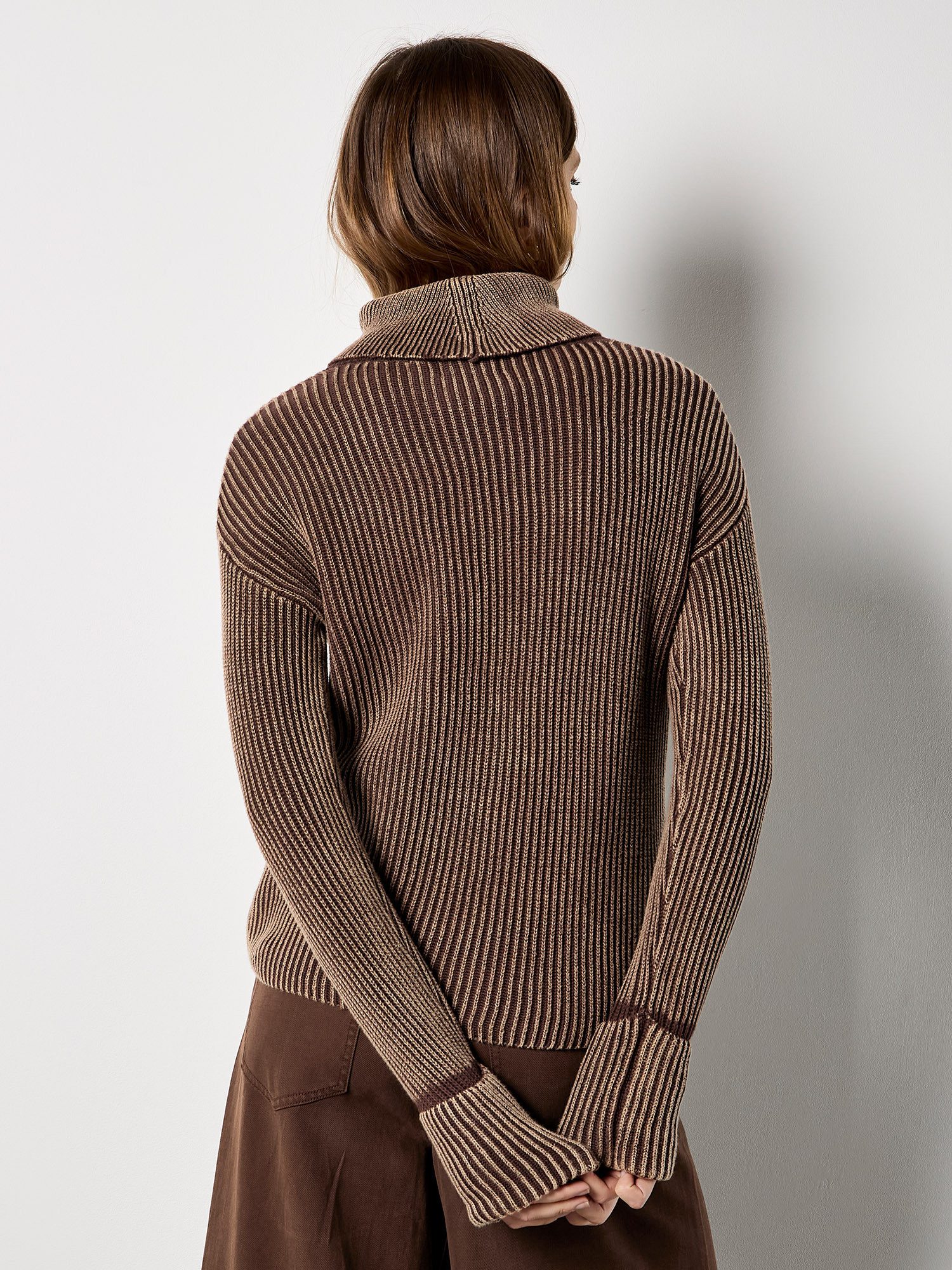 Apricot Rollkragenpullover Rollkragenpullover mit Rippstrick und Stonewashed-Effekt