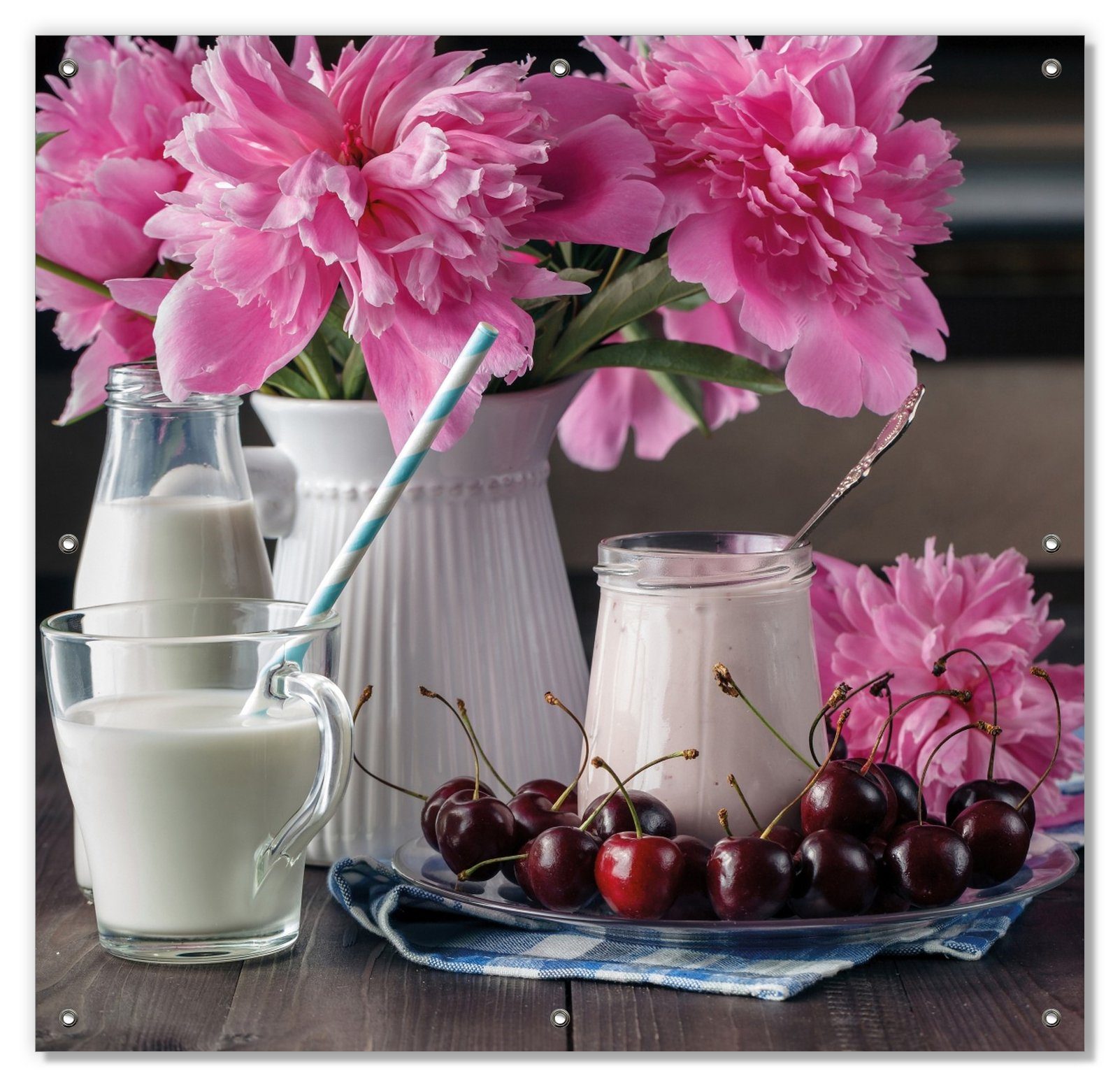 Sonnenschutz Milch mit Kirschen zum Frühstück mit rosa Blumenarrangement, Wallario, blickdicht, mit Saugnäpfen, wiederablösbar und wiederverwendbar