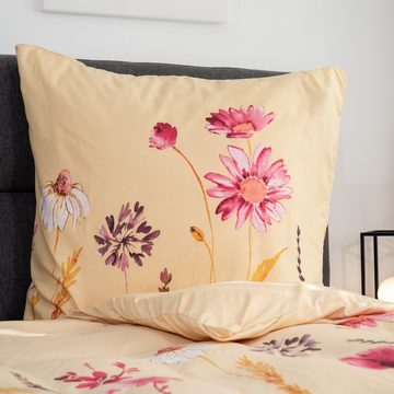 Bettwäsche Classic Microfaser, Traumschloss, Flanell, 2 teilig, bunte Blumenwiese auf hellem Hintergrund