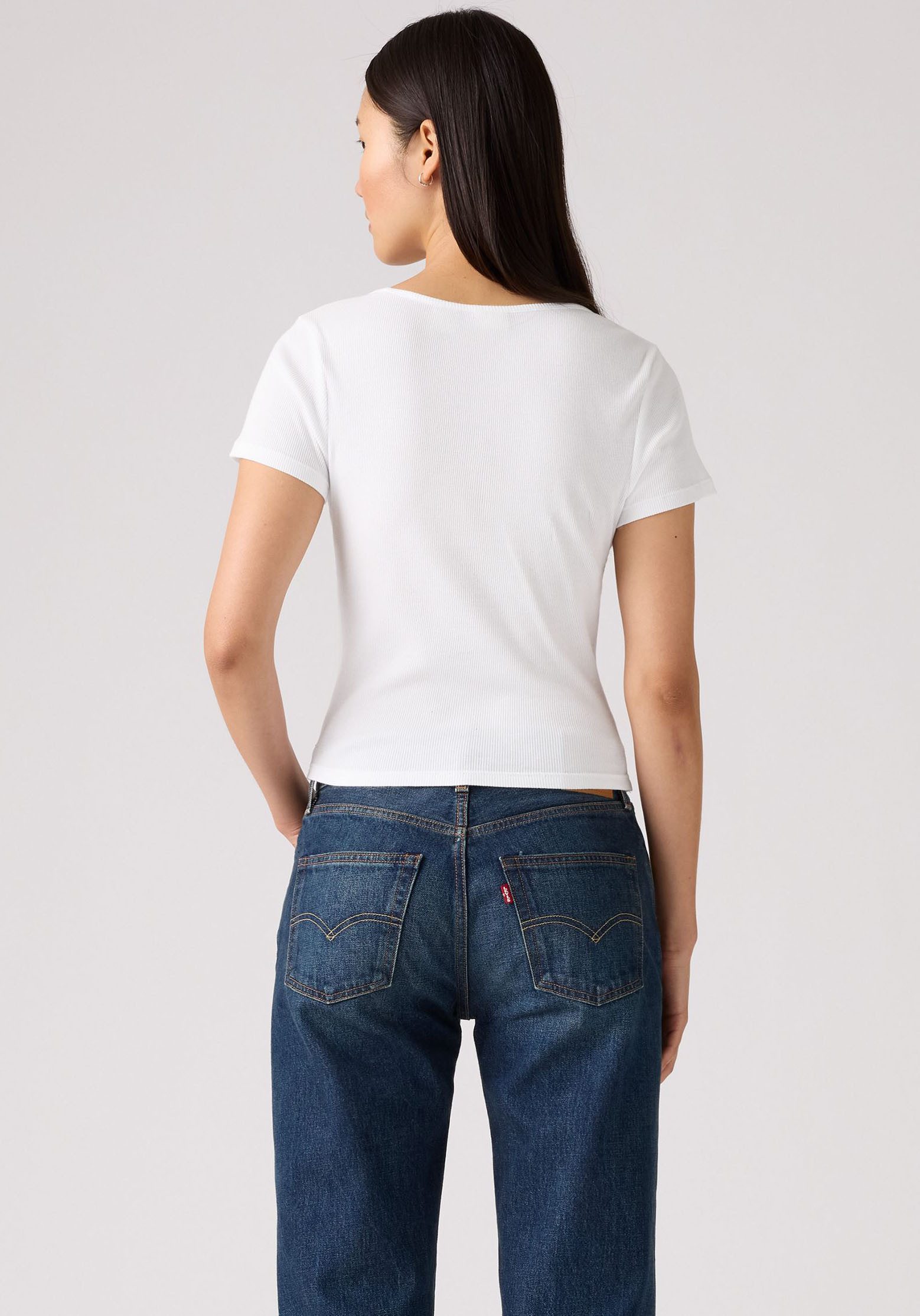 Levi's® T-Shirt Levi's® Essential T-Shirt mit quadratischem Ausschnitt Feinrippqualität