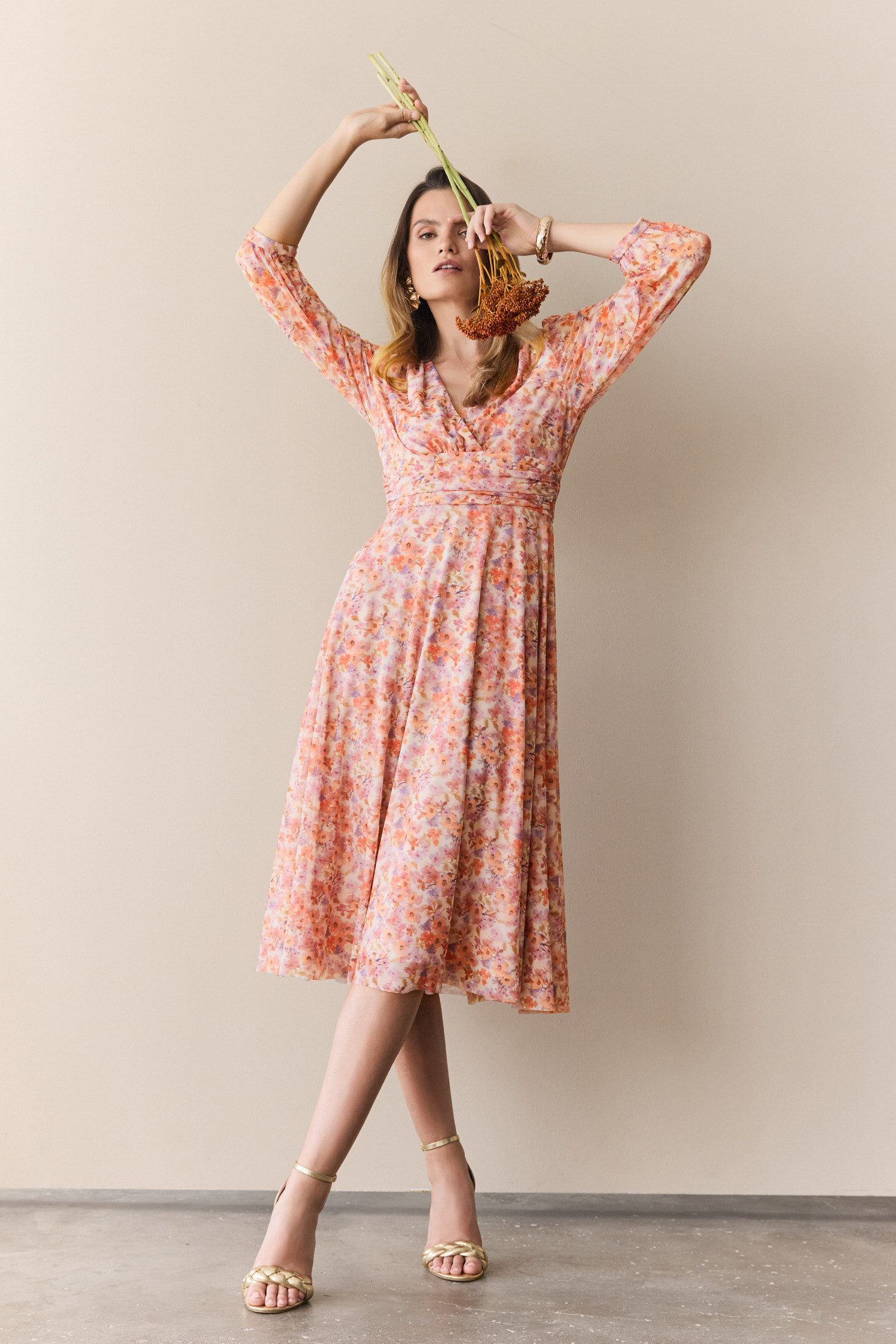 SWING Cocktailkleid Figurbetonte Passform mit fließendem günstig online kaufen
