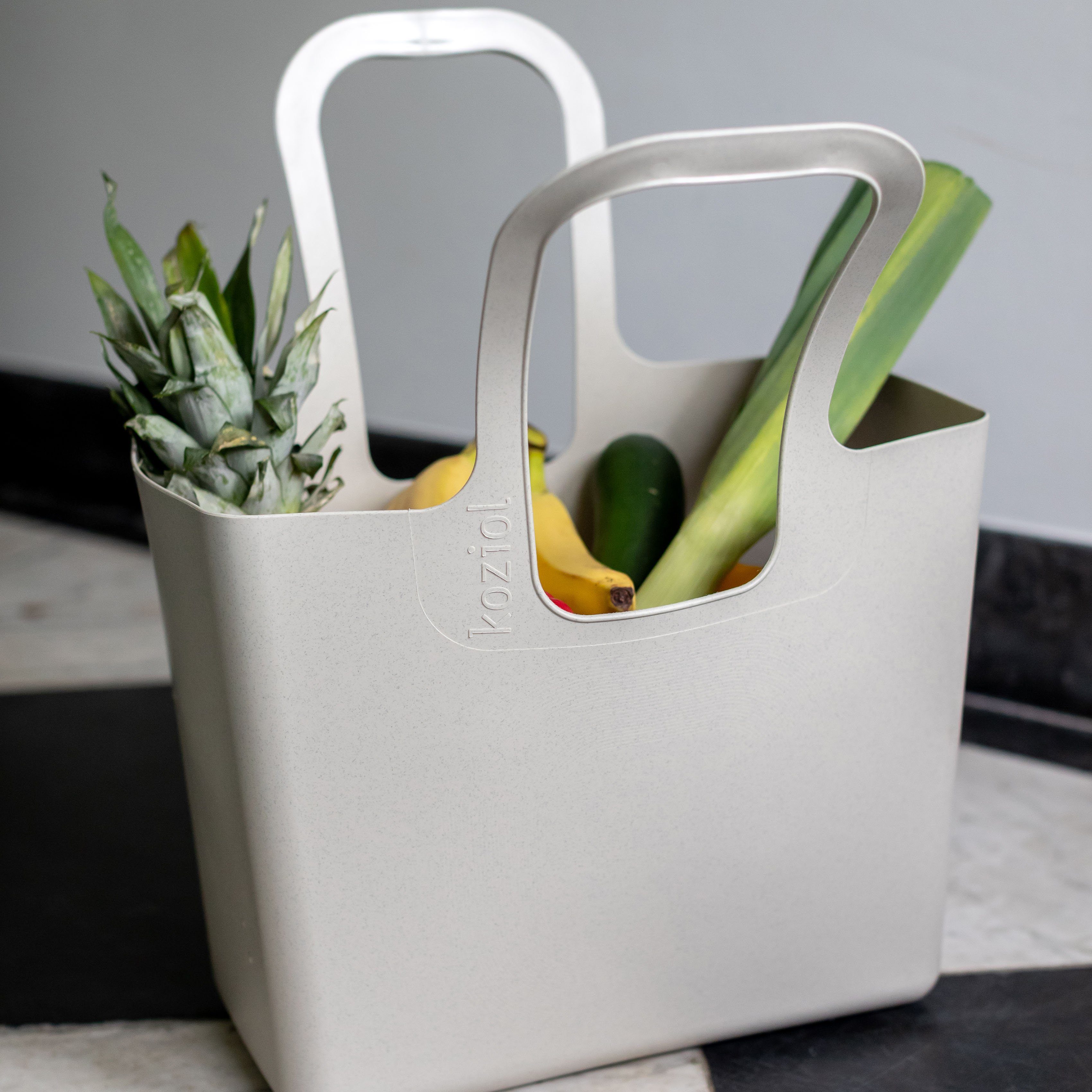 KOZIOL Henkeltasche in Produktion,melaminfrei neutrale Germany,CO² sand (1-tlg), XL 100%recycelbar,100%made