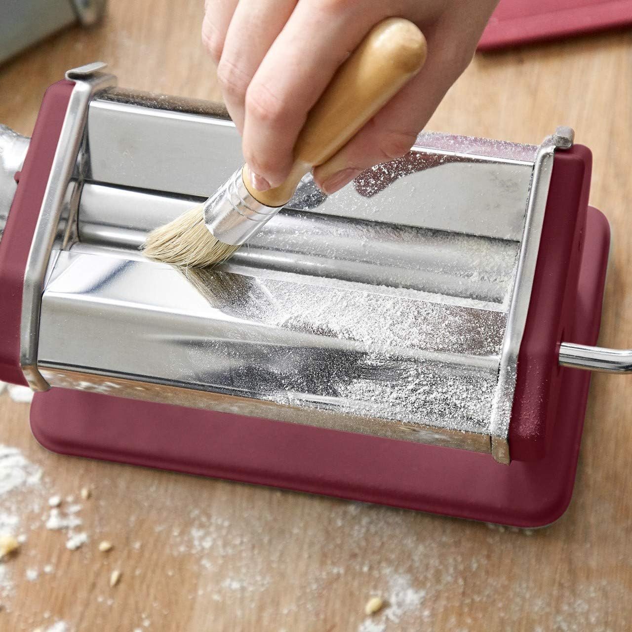 Springlane Nudelmaschine - Manuelle Nudelmaschine aus Edelstahl - Pastamaker inkl. Rezeptbuch, Nudeltrockner & 3 Schneideaufsätze, 9 Teigdicke-Stufen – Bild 4 von 5