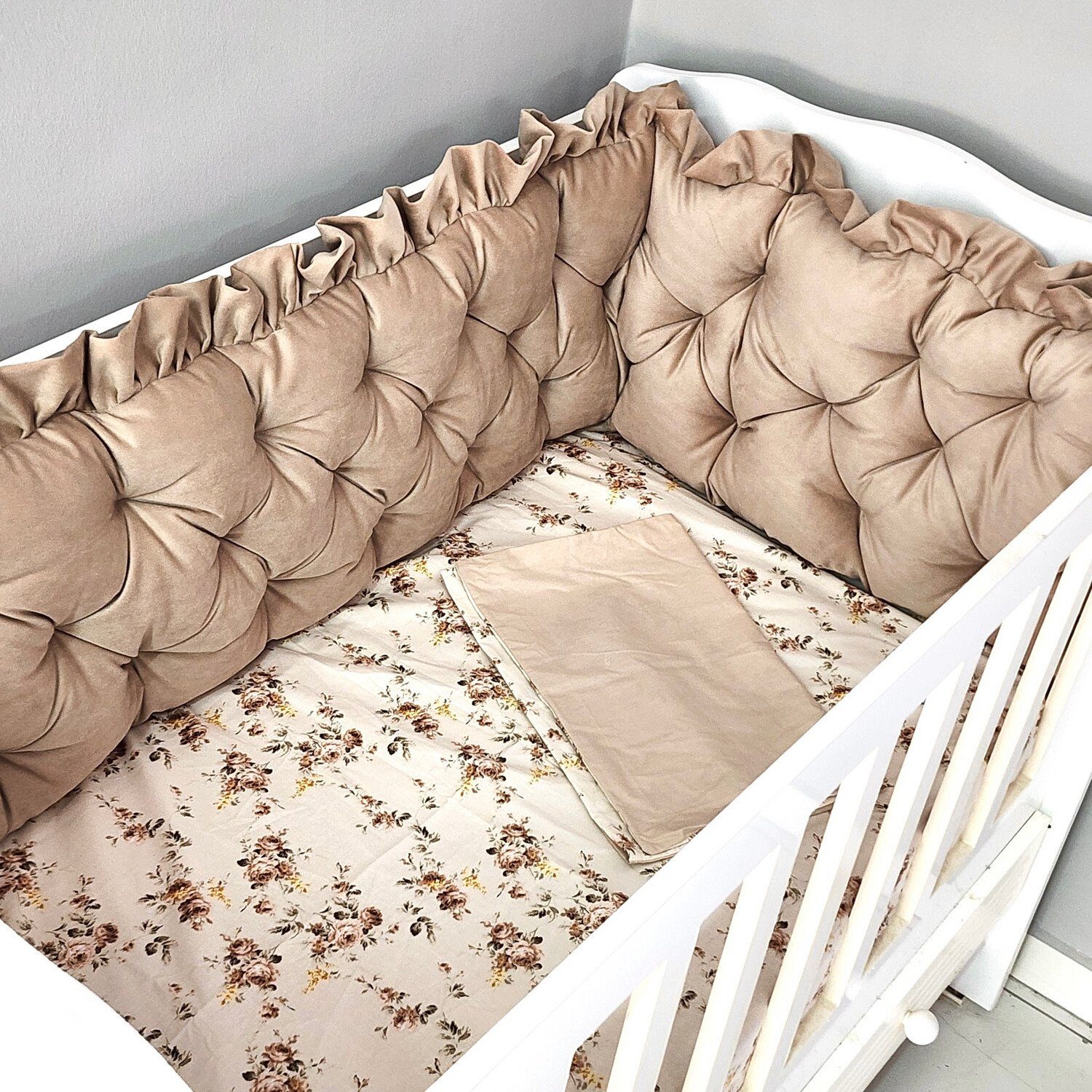 Baby Fancyroom Bettnestchen Samt Bettumrandung Nestchen Volant Kantenschutz Babybett Gitterbett, (weicher Samtstoff, hochwertig, Bettwäsche oder Bettumrandung), Mit Liebe handgefertigt, Premium Samt, Babynestchen, Babynest