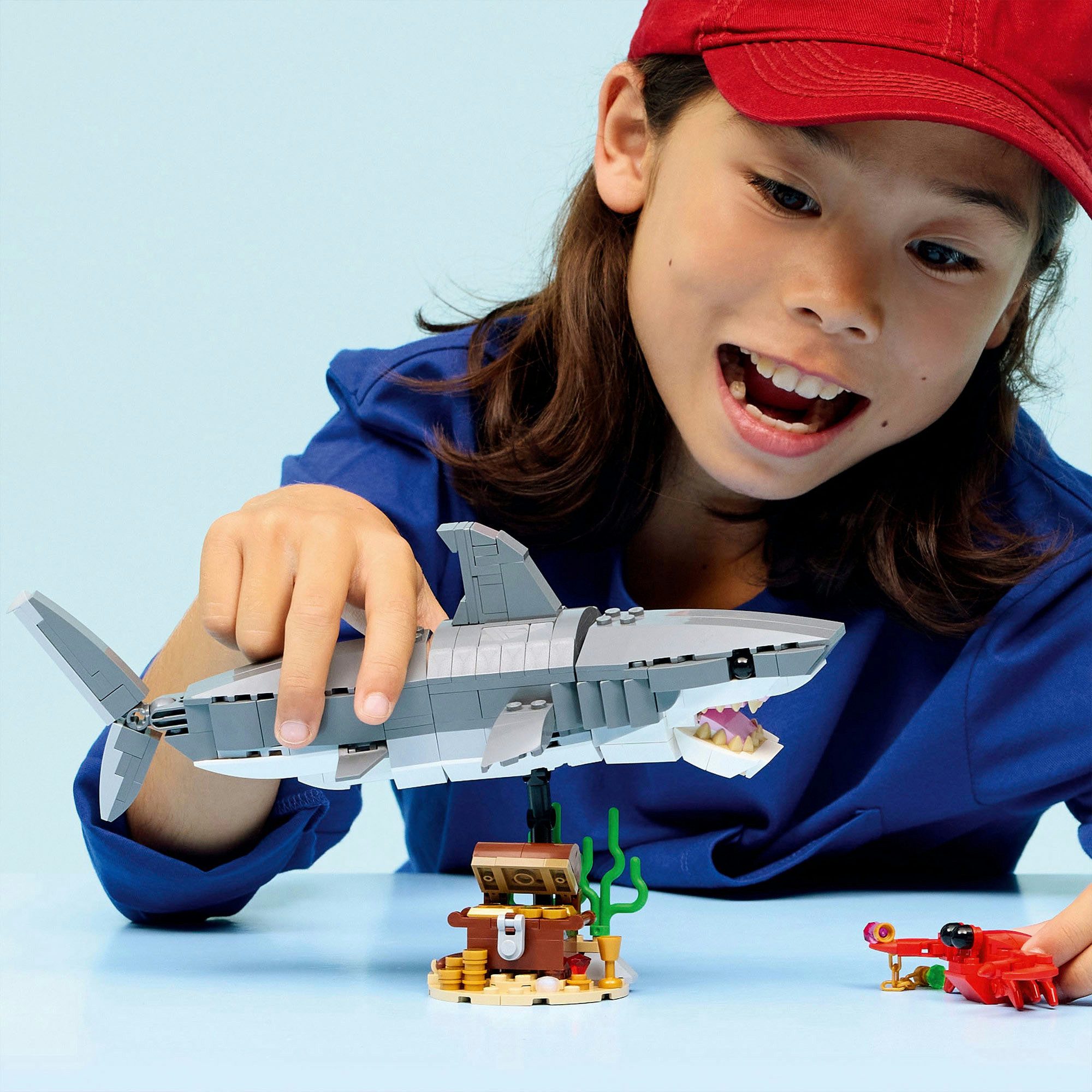 LEGO® Wilder Hai mit Schatztruhe (31381), LEGO Creator Konstruktionsspielsteine, (379 St), Made in Europe – Bild 2 von 5