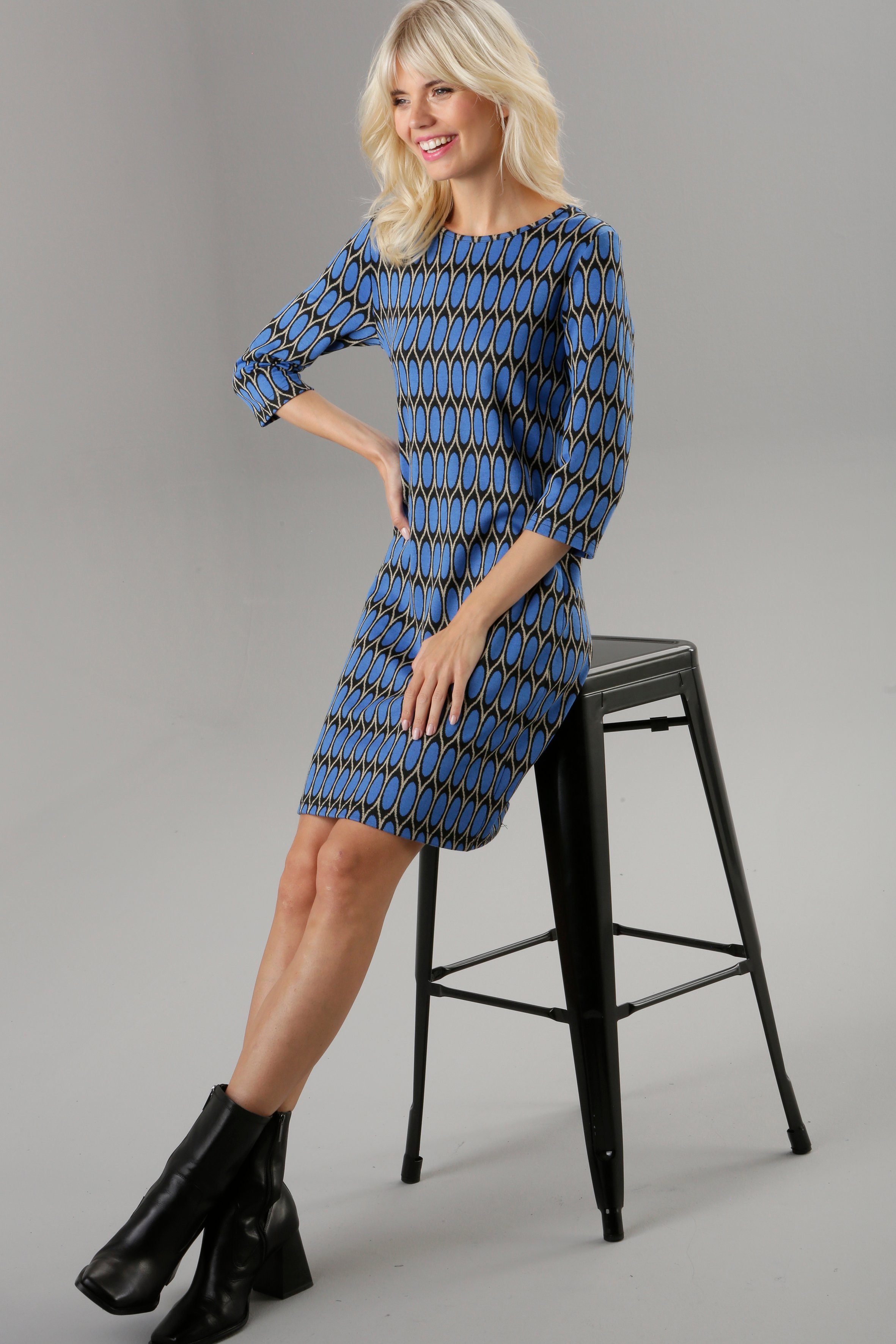 Aniston Jerseykleid SELECTED Jacquard aus mit Retro-Muster