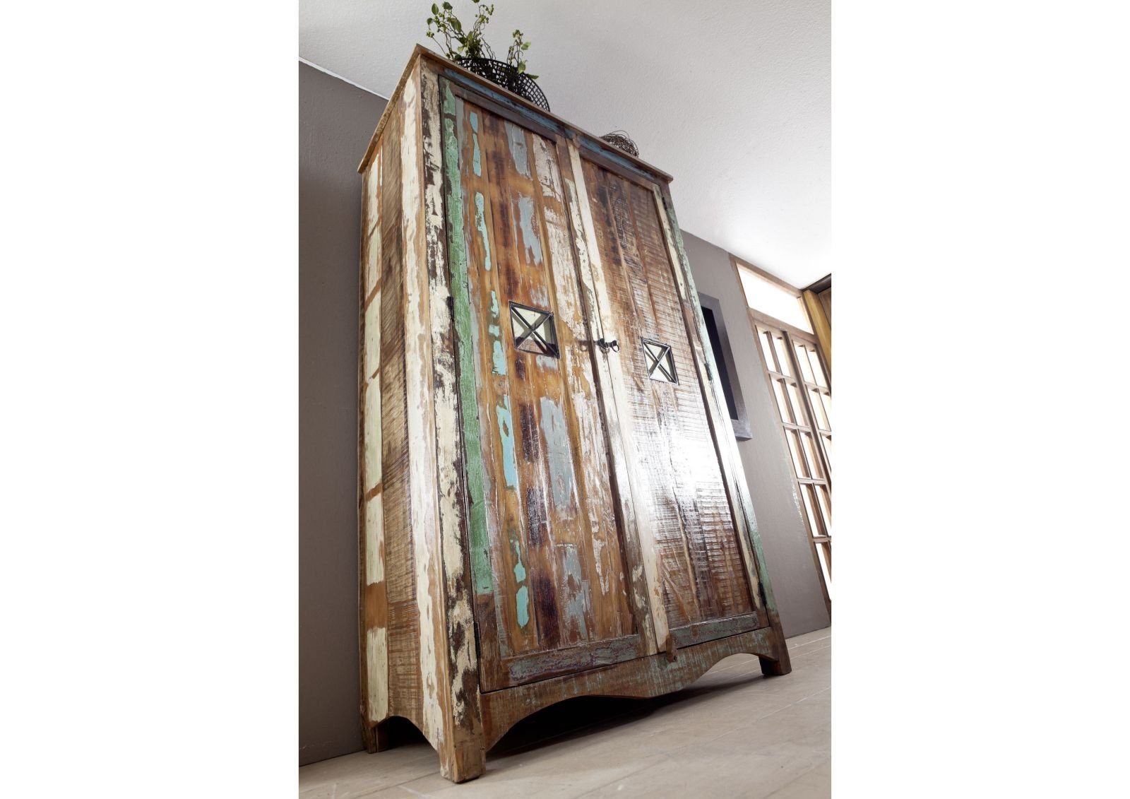 Massivmoebel24 Kleiderschrank NATURE OF SPIRIT (Altholz 118x60x198 mehrfarbig lackiert NATURE OF SPIRIT #42) Altholz 118x60x198 mehrfarbig lackiert NATURE OF SPIRIT #42
