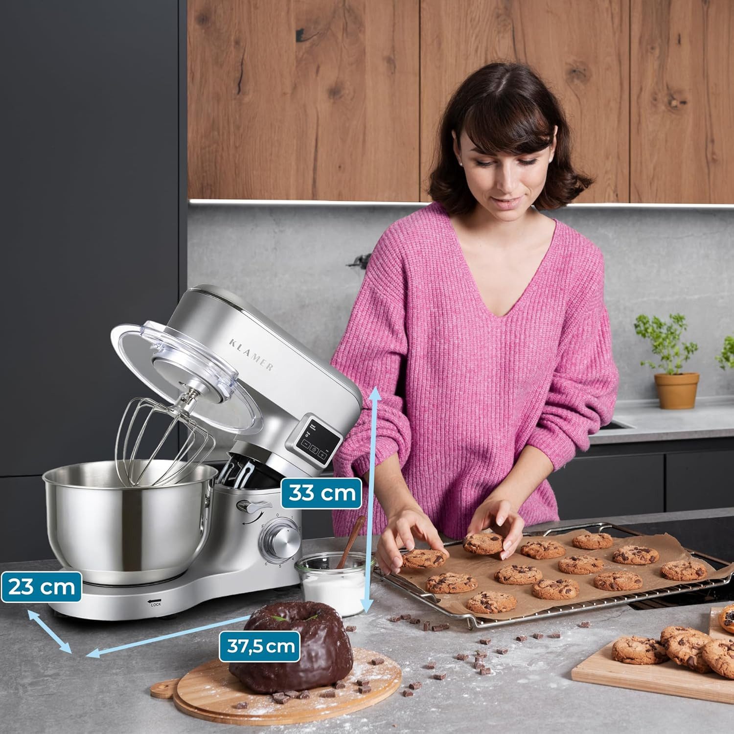 KLAMER Küchenmaschine 1400W, Knetmaschine mit 5,5 Liter Edelstahl Schüssel, 6 Geschwindigkeitsstufen mit Timer, Rührbesen, Knethaken, Schneebesen und Spritzschutz, silber, 1400 W, 5,5 l Schüssel, Spritzschutz, 3 Aufsätze, Saugfüße, digitales Display, Timer