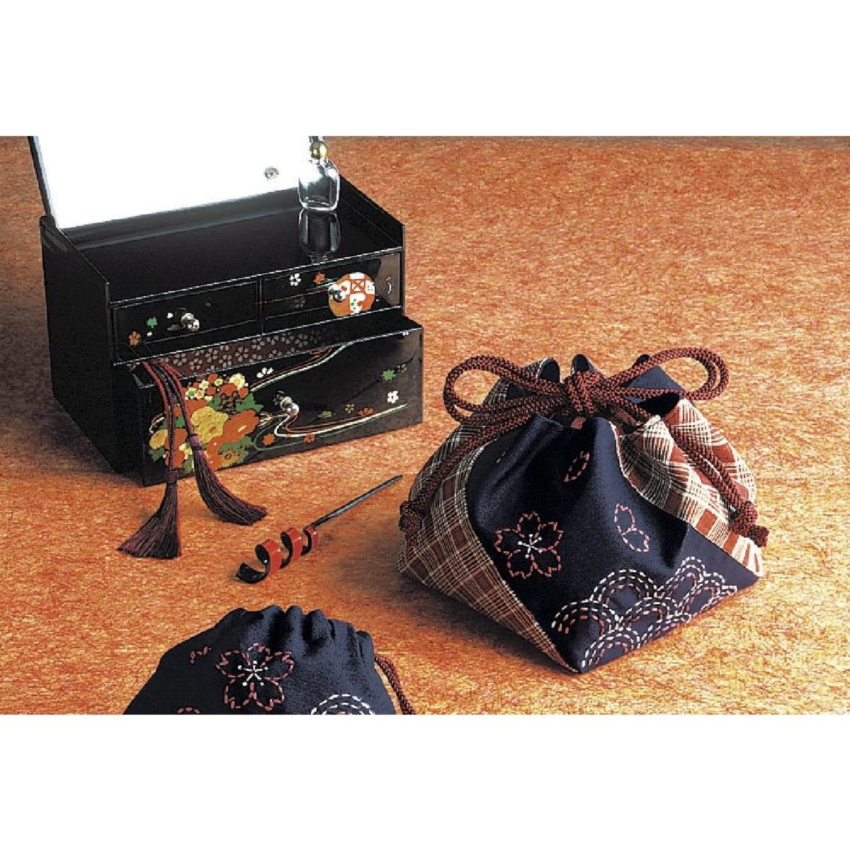 Olympus Thread Kreativset Olympus Sashiko Stickpackung "Kinchaku Beutel", Stoff bedruckt, 14x14, (embroidery kit by Marussia)