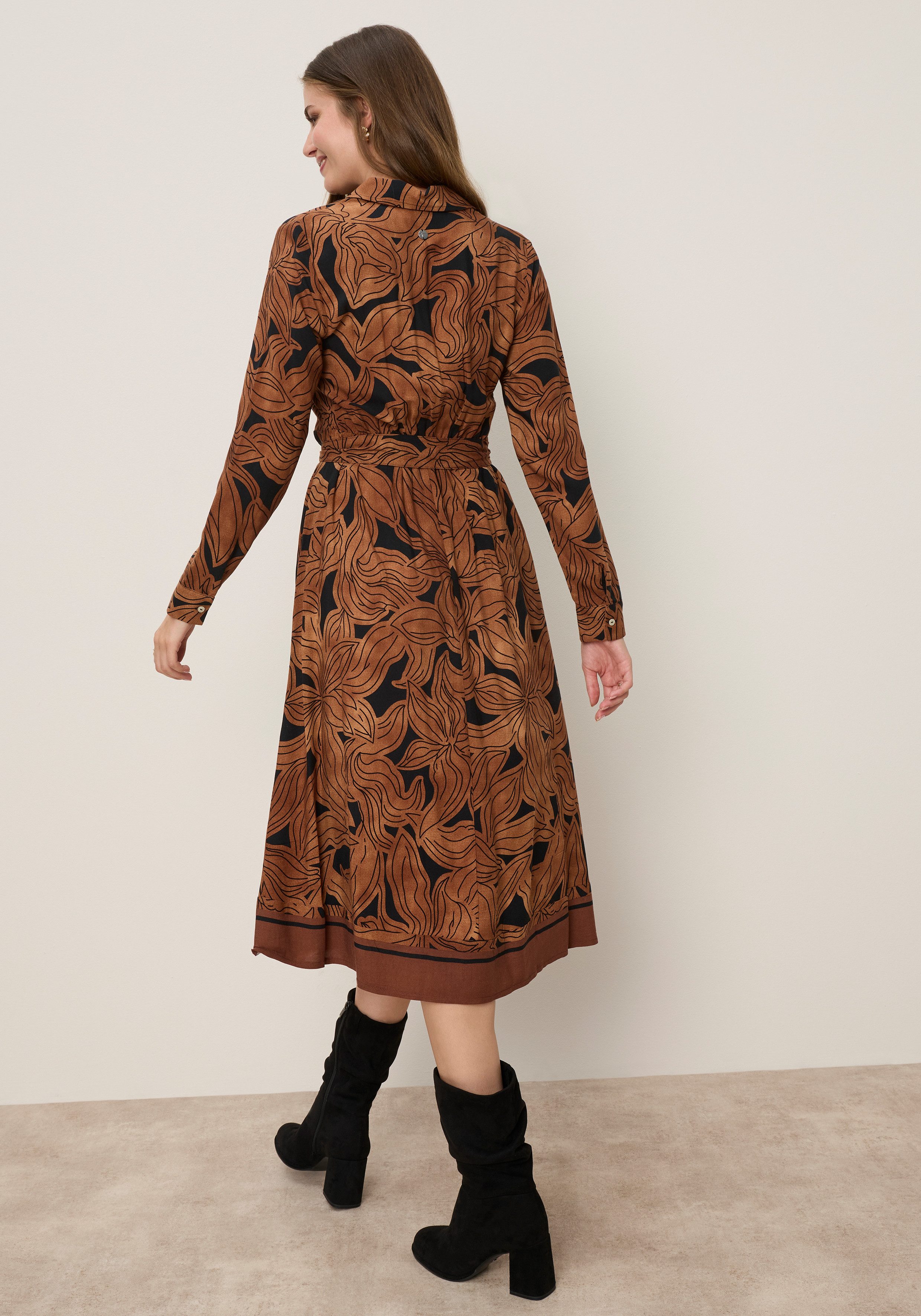 Tamaris Hemdblusenkleid mit tailliertem Bindeband und Blumenmuster aus Viskose