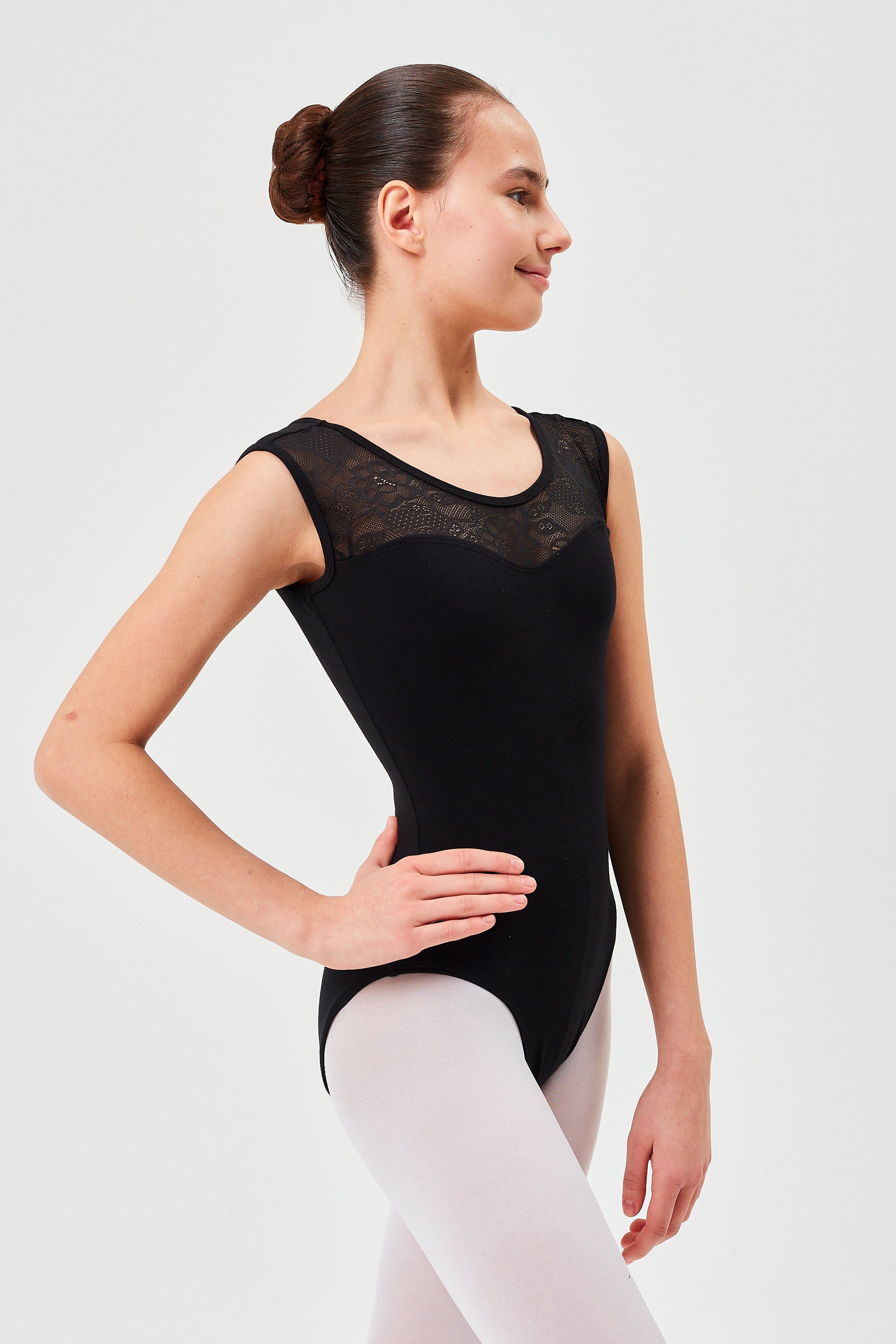 tanzmuster Body Ballett Trikot Cora mit Spitzeneinsatz ärmelloser Ballettbody aus weichem Baumwollmischgewebe schwarz