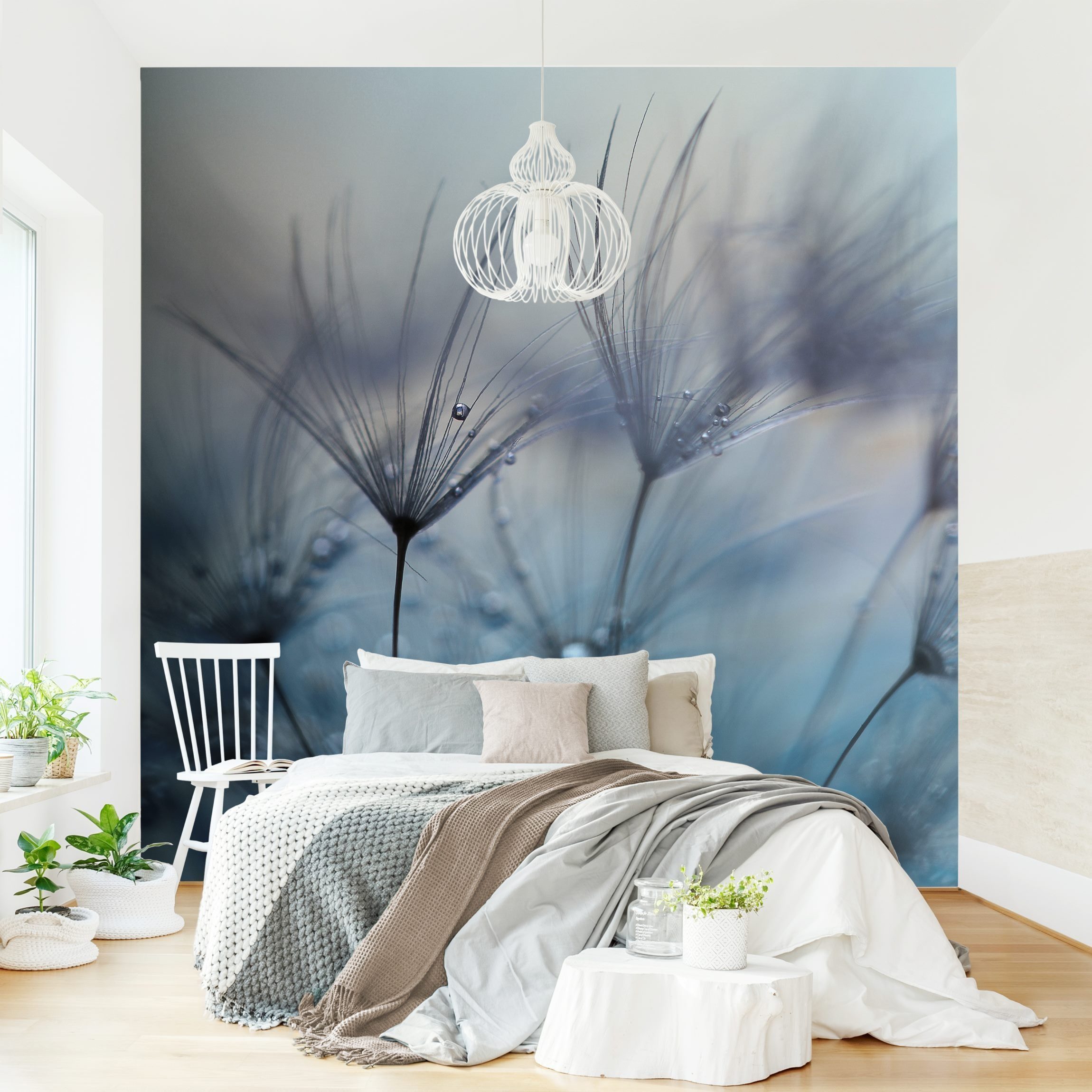 Bilderdepot24 Fototapete Blumen Blaue Federn Regen Blumentapete Floral Natur Modern Kunst, Glatt, Matt, (Vliestapete inkl. Kleister oder selbstklebend), Wohnzimmer Schlafzimmer Küche Flur Motivtapete Vliestapete Wandtapete